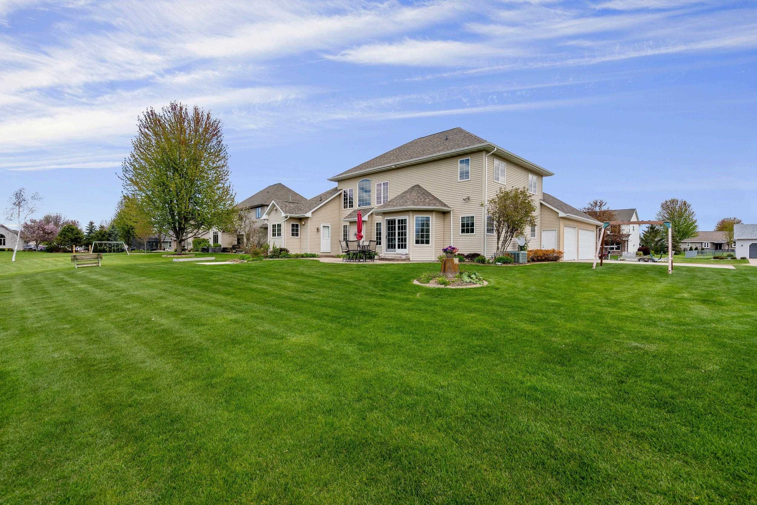 Kaukauna, Wisconsin, 54130-3934, United States, 4 Bedrooms Bedrooms, ,4 BathroomsBathrooms,Residential,For Sale,2034121
