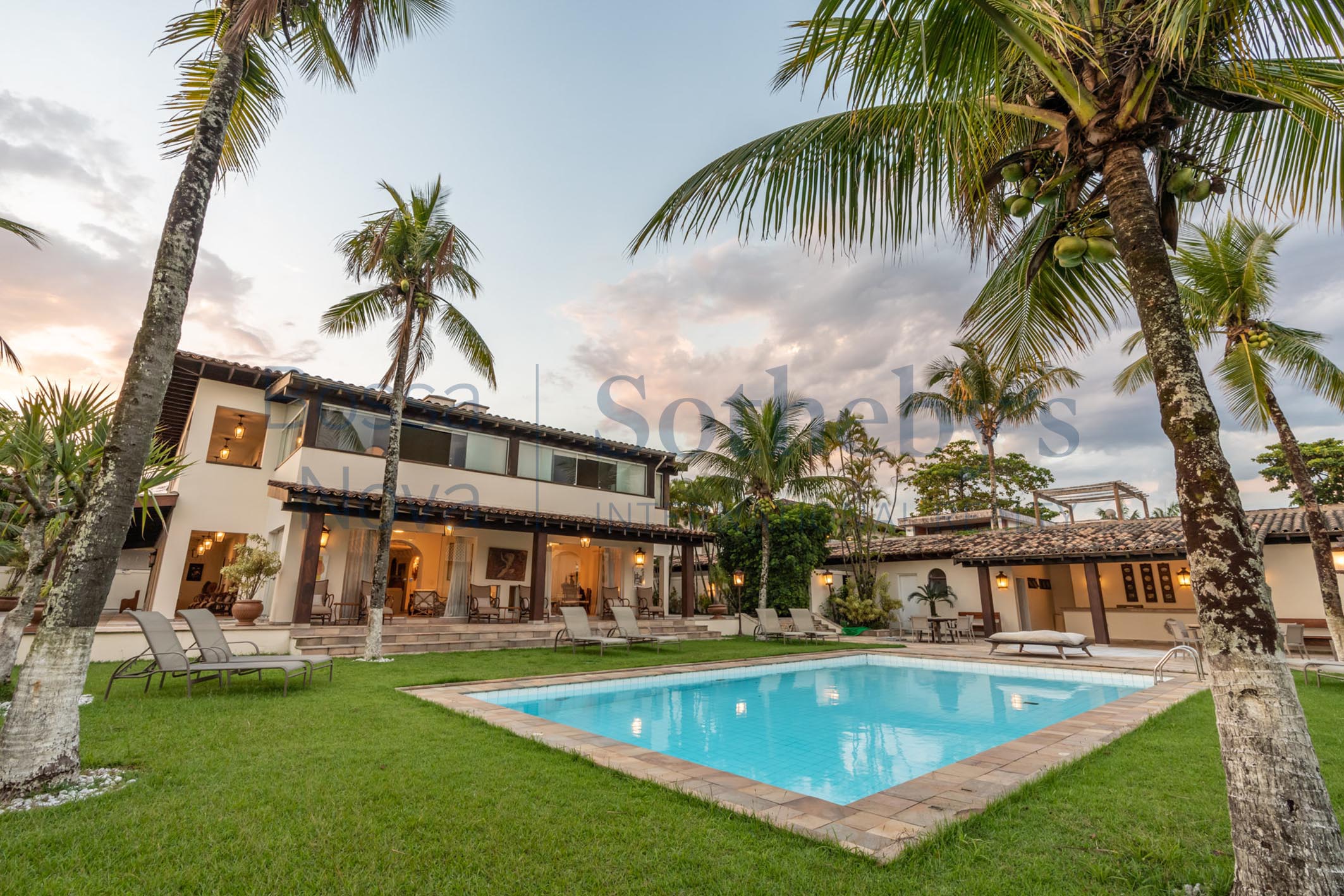  Large house with pool facing the sea - 物件實景