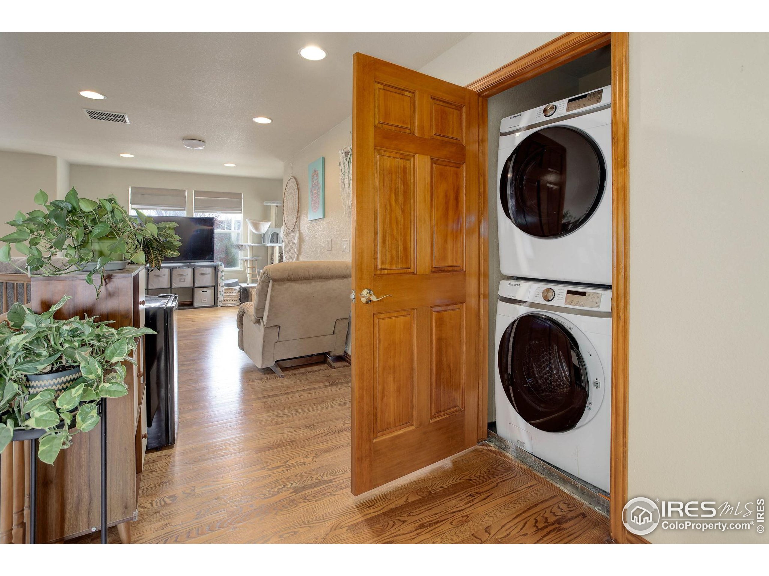 Erie, Colorado, 80516, United States, 5 Bedrooms Bedrooms, ,5 BathroomsBathrooms,Residential,For Sale,1906892
