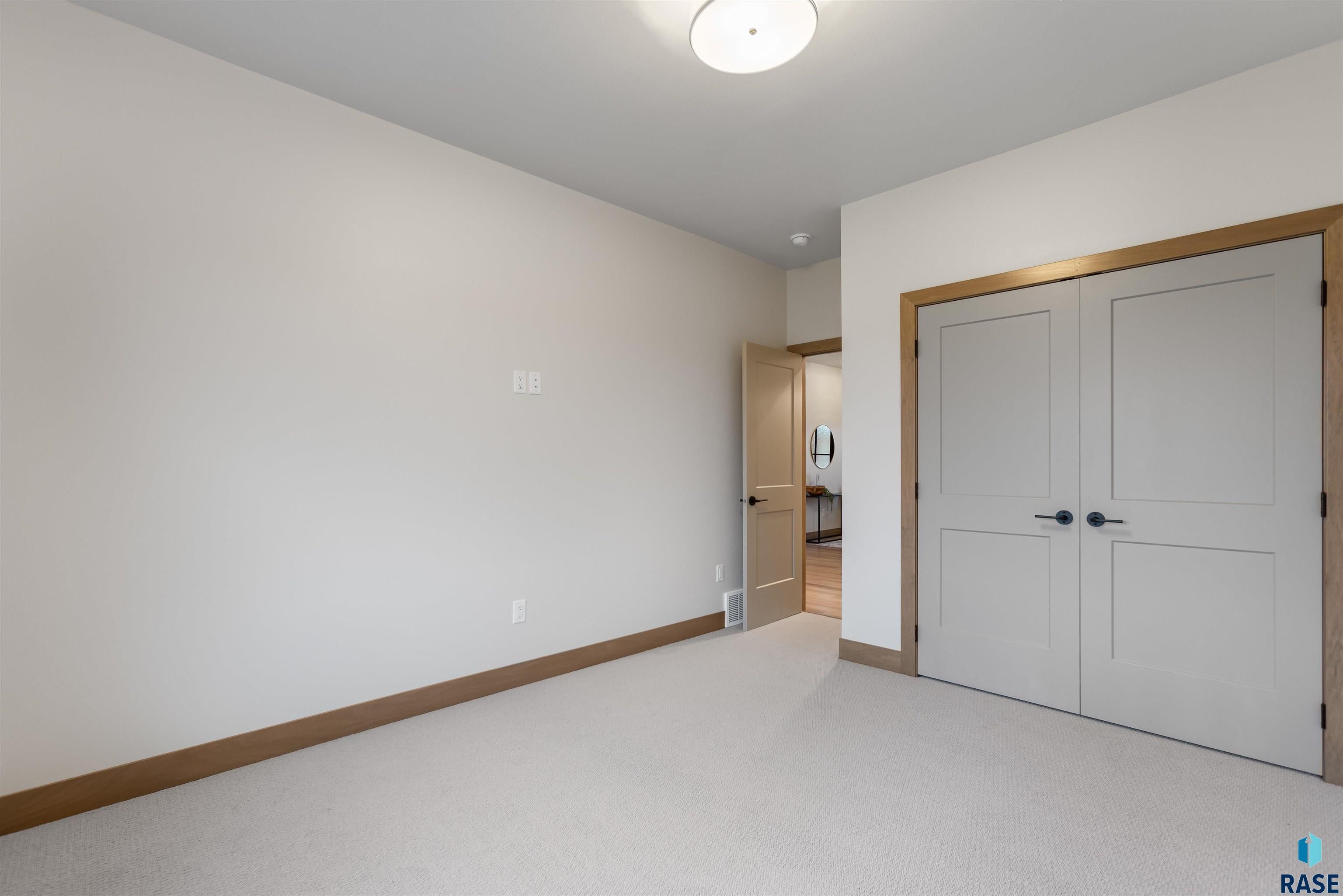 Sioux Falls, South Dakota, 57110, United States, 3 Bedrooms Bedrooms, ,2 BathroomsBathrooms,Residential,For Sale,1847243