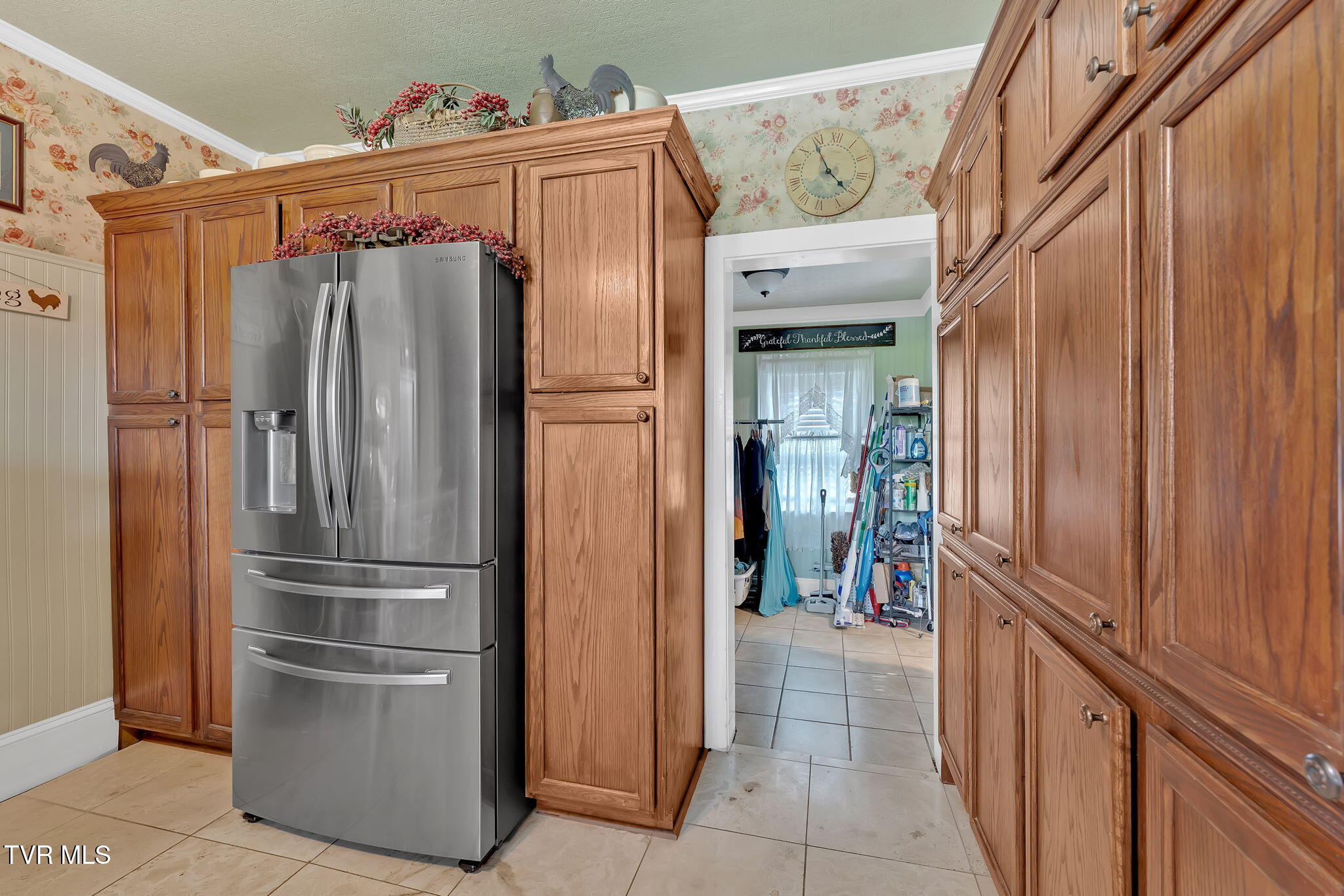 Roan Mountain, Tennessee, 37687, United States, 4 Bedrooms Bedrooms, ,2 BathroomsBathrooms,Residential,For Sale,2010992