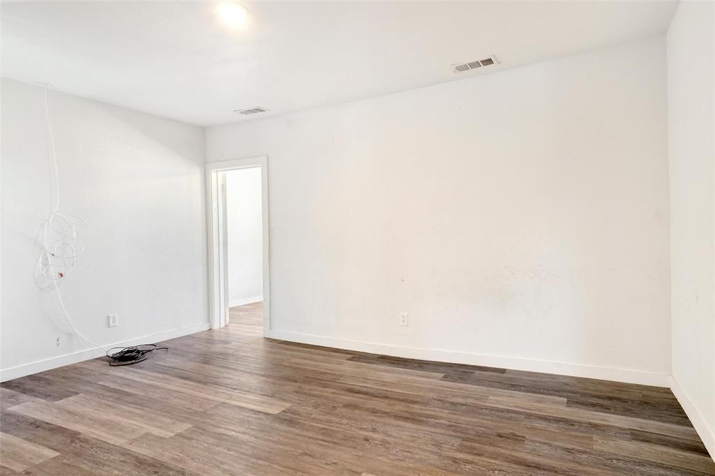 Fort Worth, Texas, 76110, United States, 11 Bedrooms Bedrooms, ,4 BathroomsBathrooms,Residential,For Sale,1921106