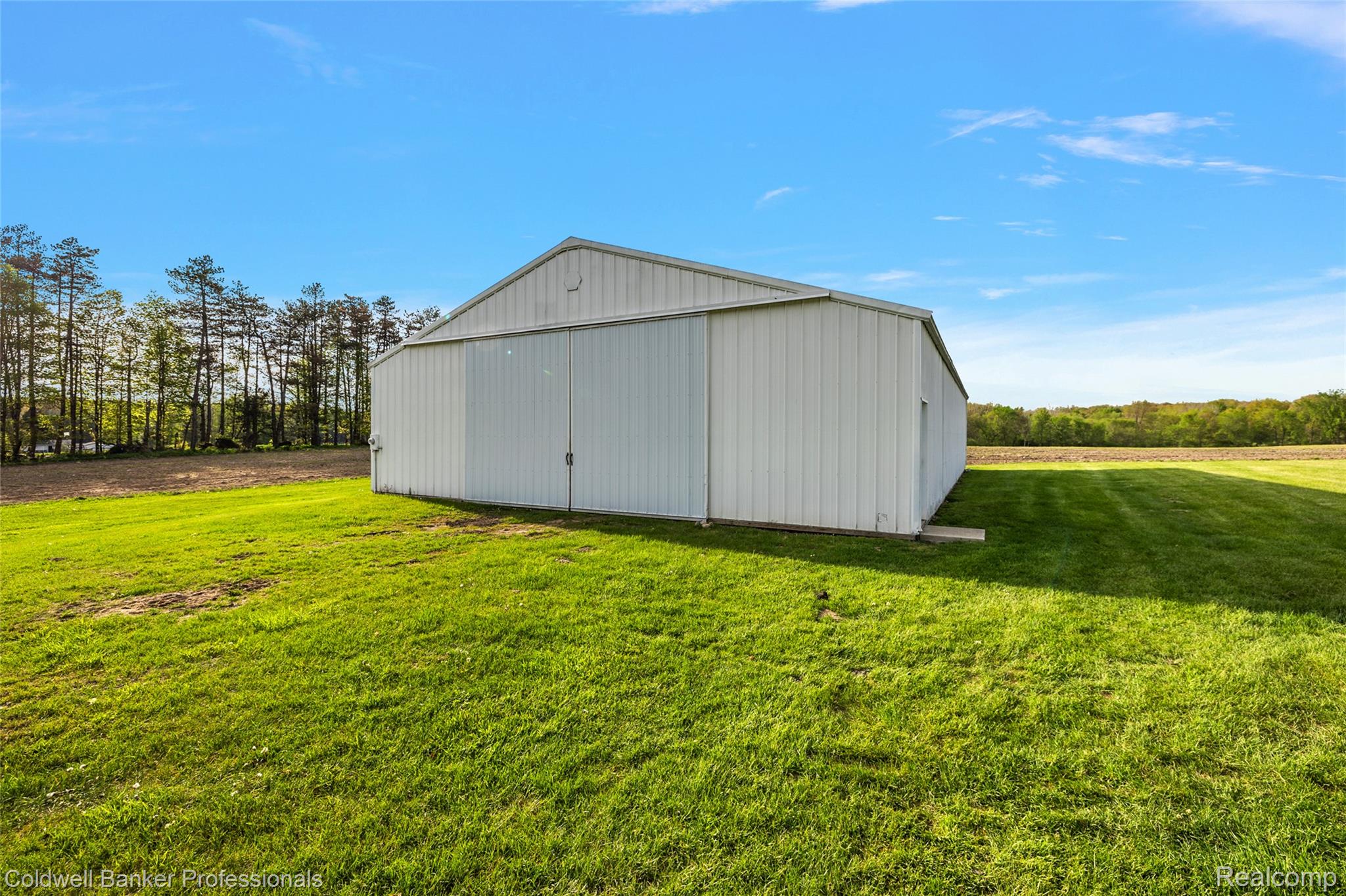 Lapeer, Michigan, 48446, United States, 3 Bedrooms Bedrooms, ,3 BathroomsBathrooms,Residential,For Sale,1907638