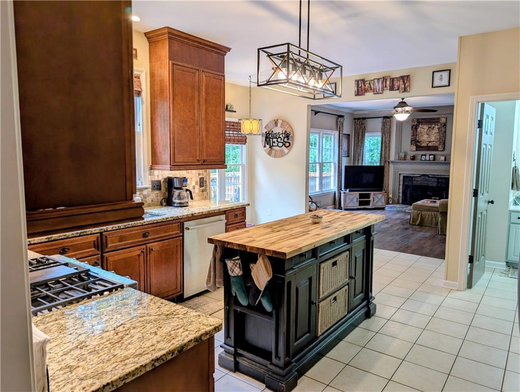 Suwanee, Georgia, 30024, United States, 5 Bedrooms Bedrooms, ,4 BathroomsBathrooms,Residential,For Sale,1873218
