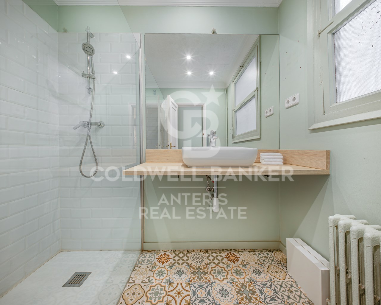 Barcelona, Catalonia, ES, 6 Bedrooms Bedrooms, ,3 BathroomsBathrooms,Residential,For Sale,1907605