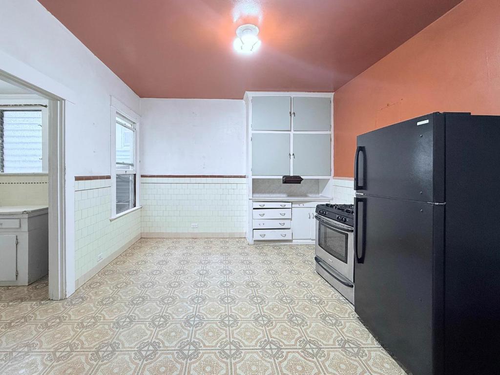 San Francisco, California, 94112, United States, 2 Bedrooms Bedrooms, ,1 BathroomBathrooms,Residential,For Sale,1924457