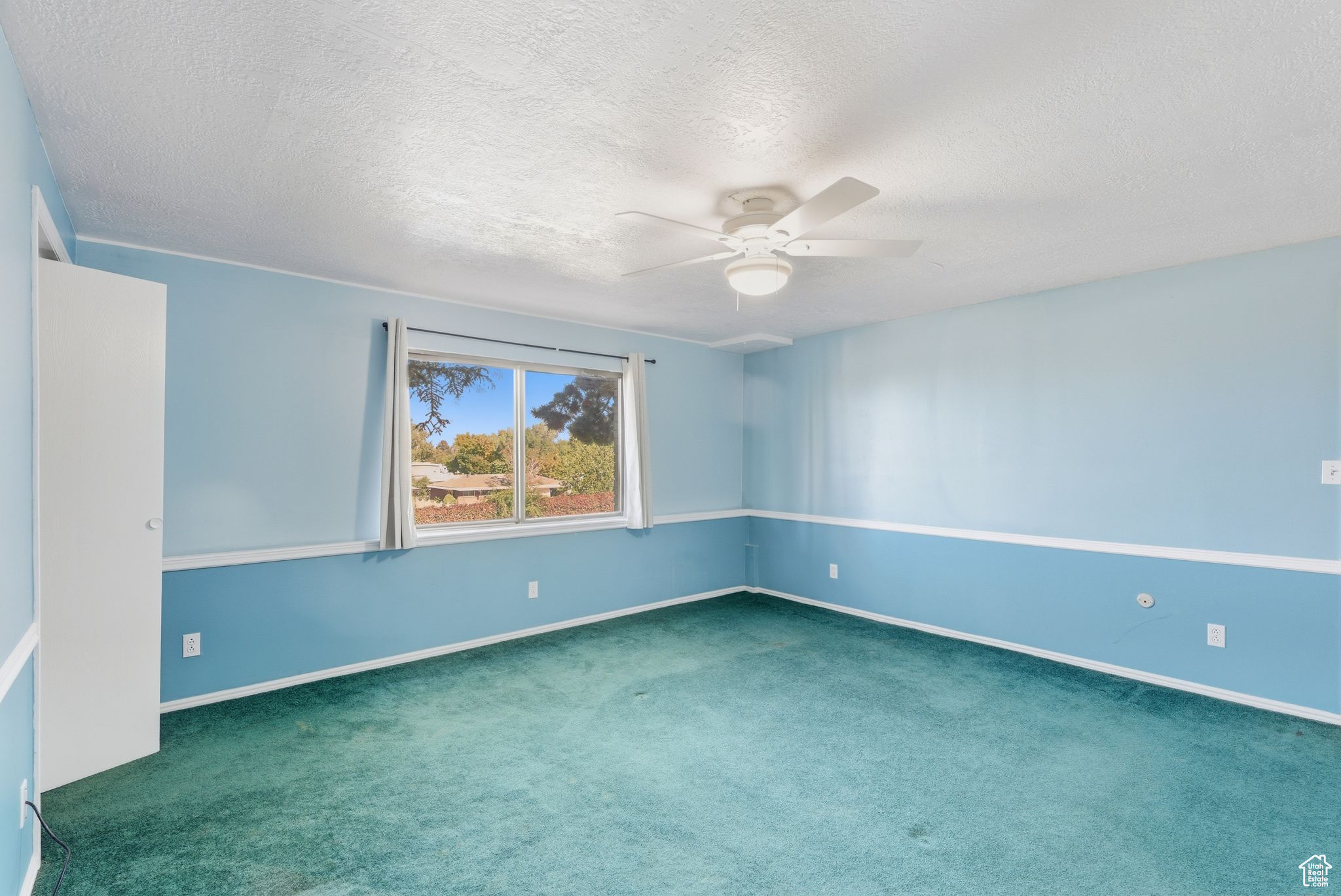 Tooele, Utah, 84074, United States, 4 Bedrooms Bedrooms, ,4 BathroomsBathrooms,Residential,For Sale,1989658