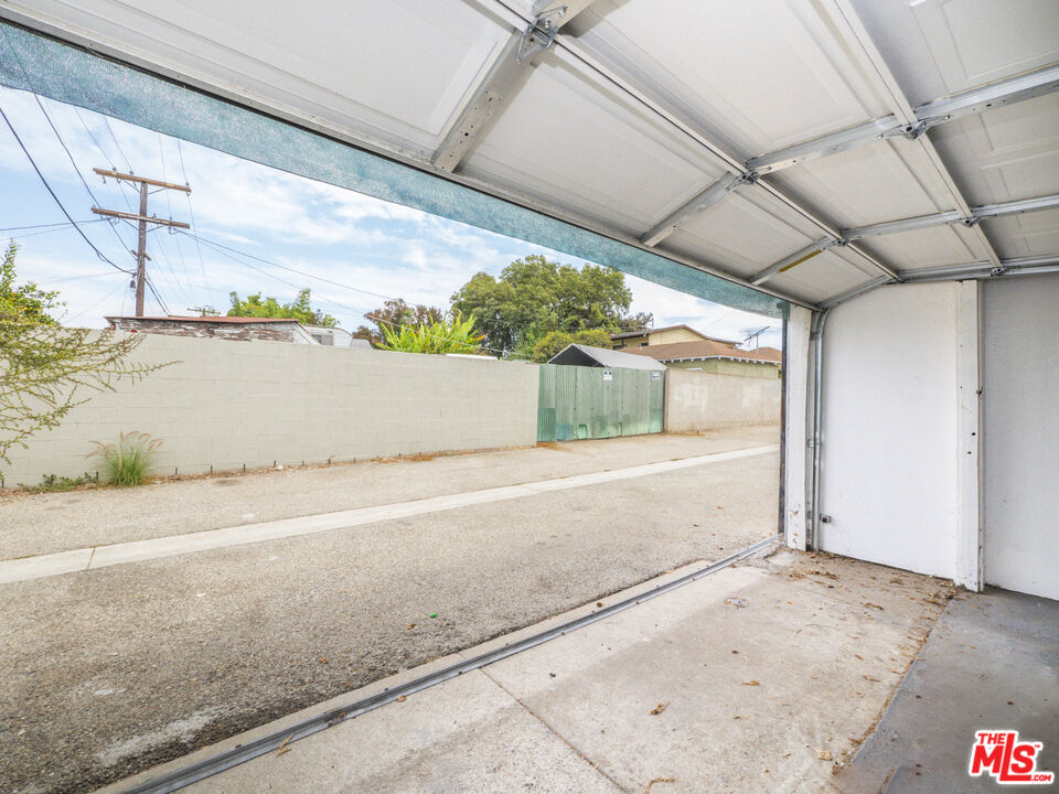 Los Angeles, California, 90066, United States, 4 Bedrooms Bedrooms, ,Residential,For Sale,1705124