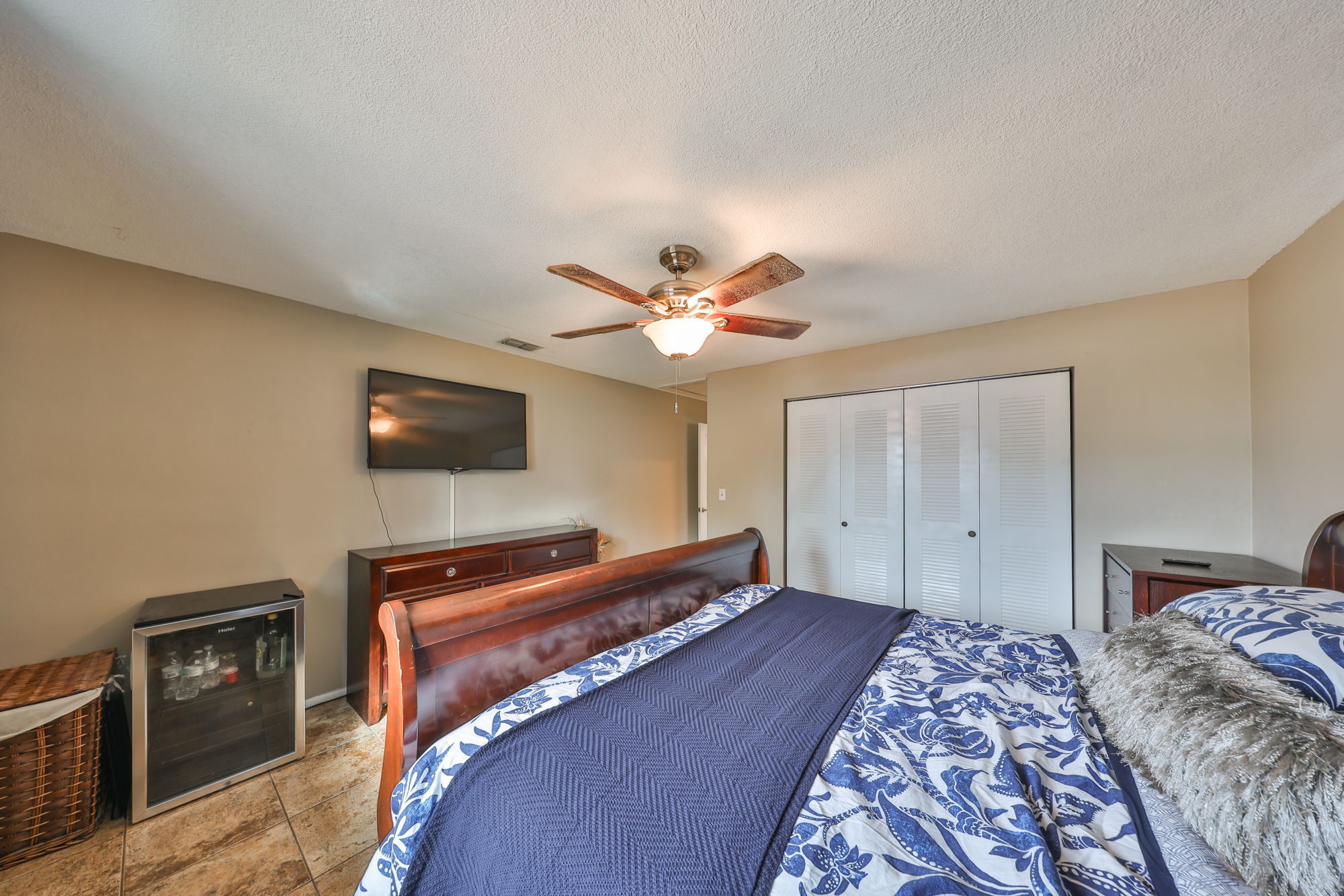 Seminole, Florida, 33772, United States, 4 Bedrooms Bedrooms, ,2 BathroomsBathrooms,Residential,For Sale,2013302