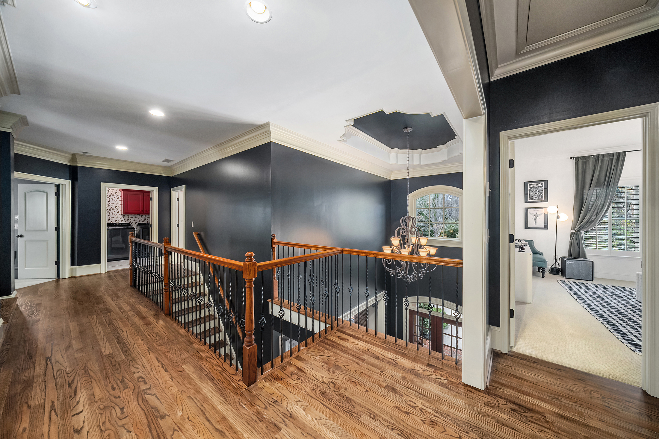  Meticulous Brick Estate Blends Timeless Architecture with Elevated Design - 物件實景