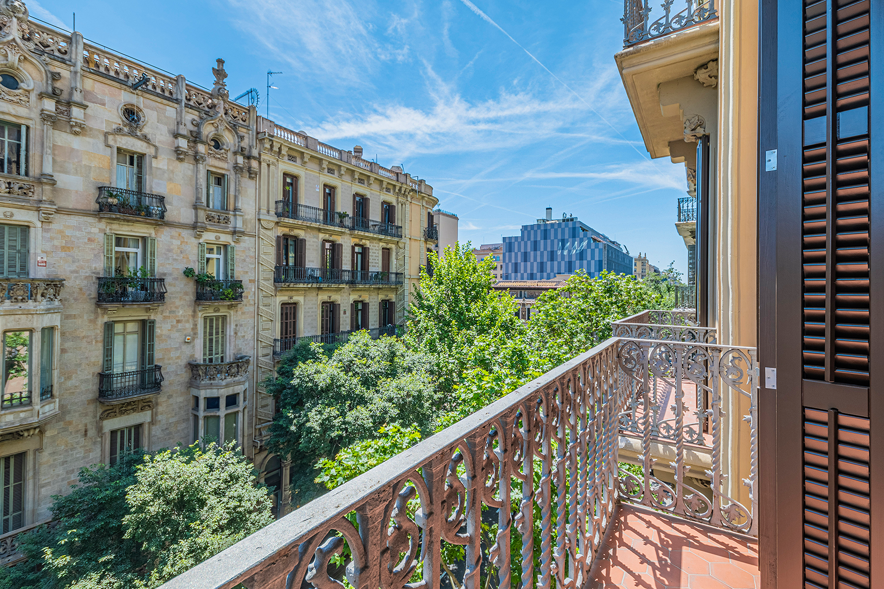  Modernist flat in Eixample with premium finishes in the Quadrat d