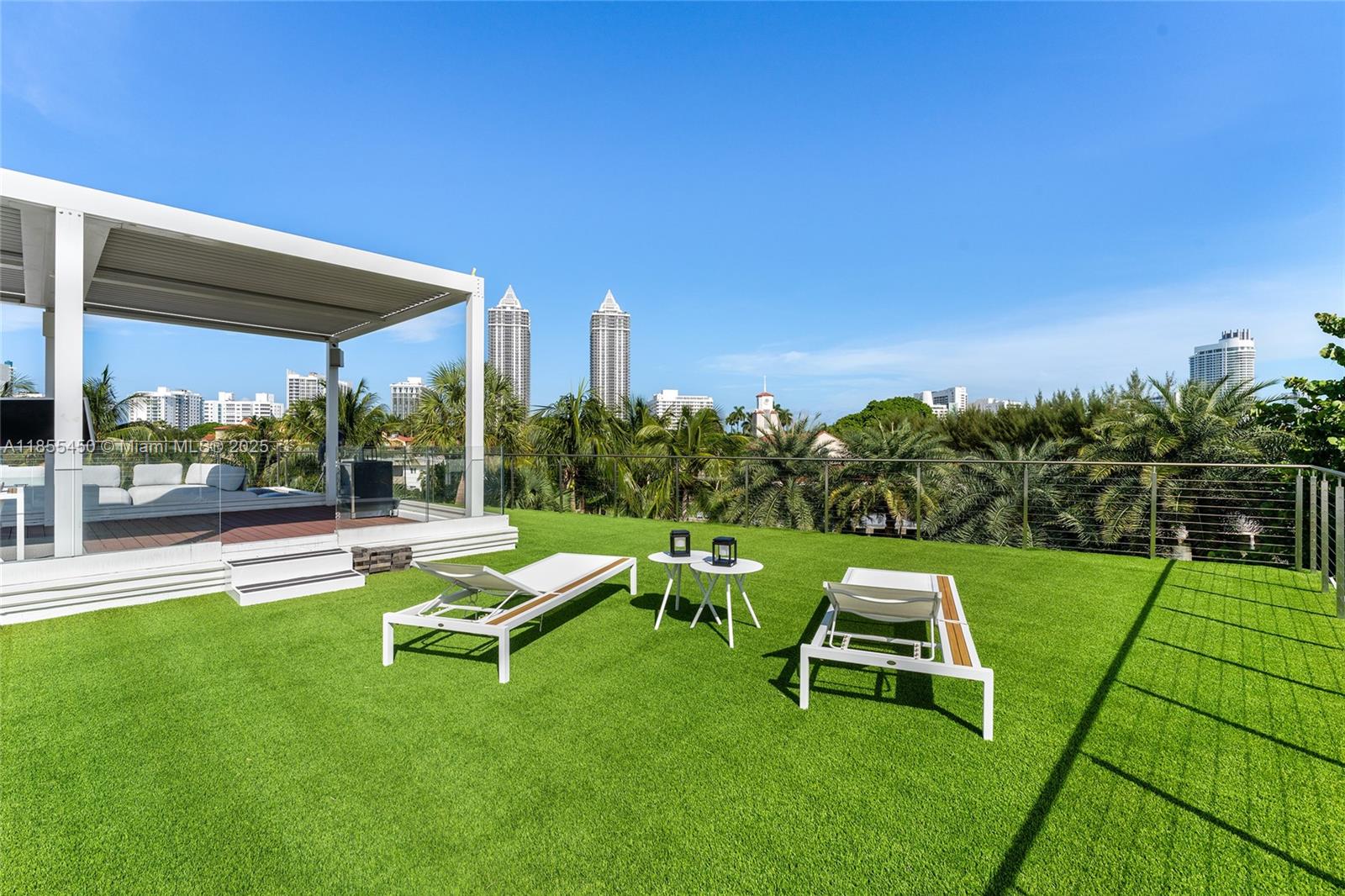 Miami Beach, Florida, 33140, United States, 5 Bedrooms Bedrooms, ,8 BathroomsBathrooms,Residential,For Sale,1918042