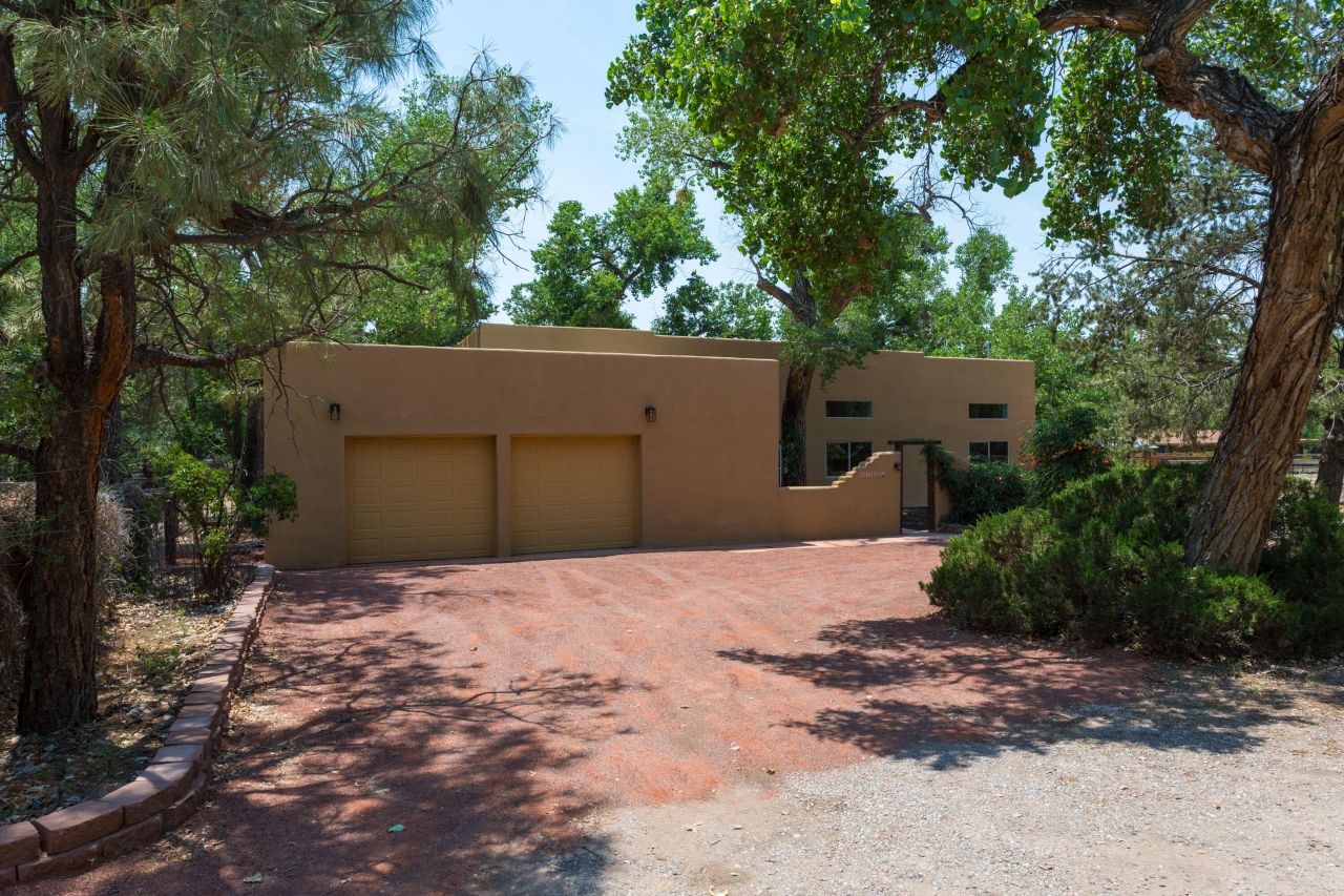 Albuquerque, New Mexico, 87114, United States, 3 Bedrooms Bedrooms, ,3 BathroomsBathrooms,Residential,For Sale,1897507