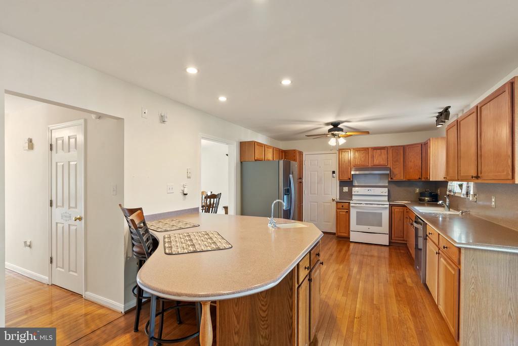 Winchester, Virginia, 22601, United States, 3 Bedrooms Bedrooms, ,3 BathroomsBathrooms,Residential,For Sale,1906316