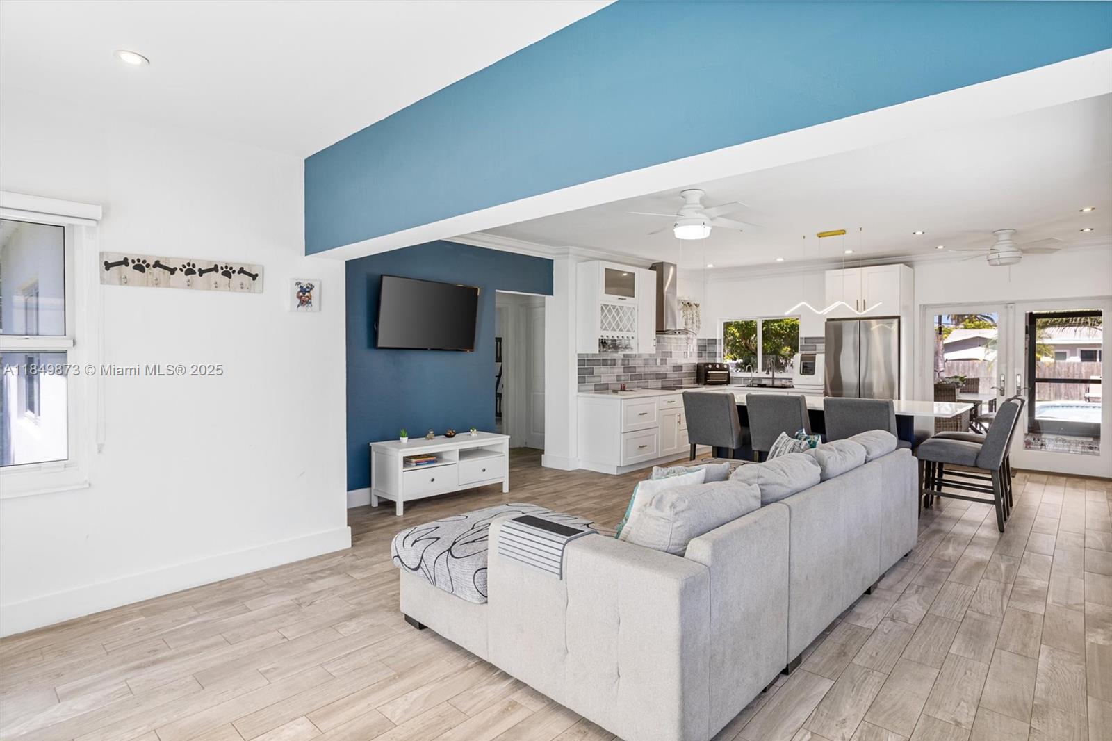 Dania Beach, Florida, 33004, United States, 3 Bedrooms Bedrooms, ,2 BathroomsBathrooms,Residential,For Sale,1947660