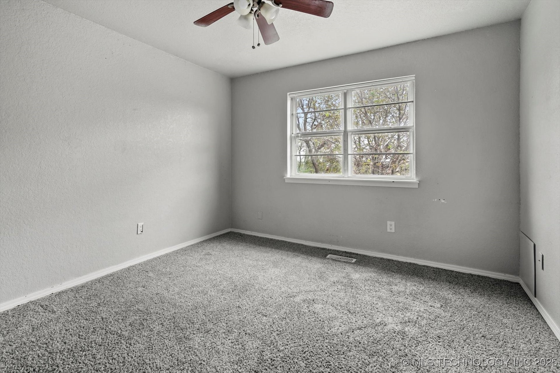 Glenpool, Oklahoma, 74033, United States, ,Residential,For Sale,1998414