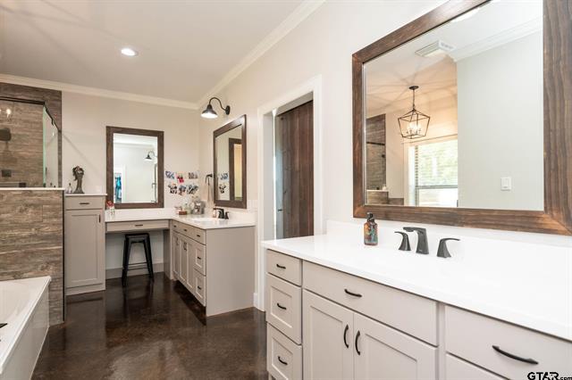 Jacksonville, Texas, 75766, United States, 4 Bedrooms Bedrooms, ,3 BathroomsBathrooms,Residential,For Sale,1975482