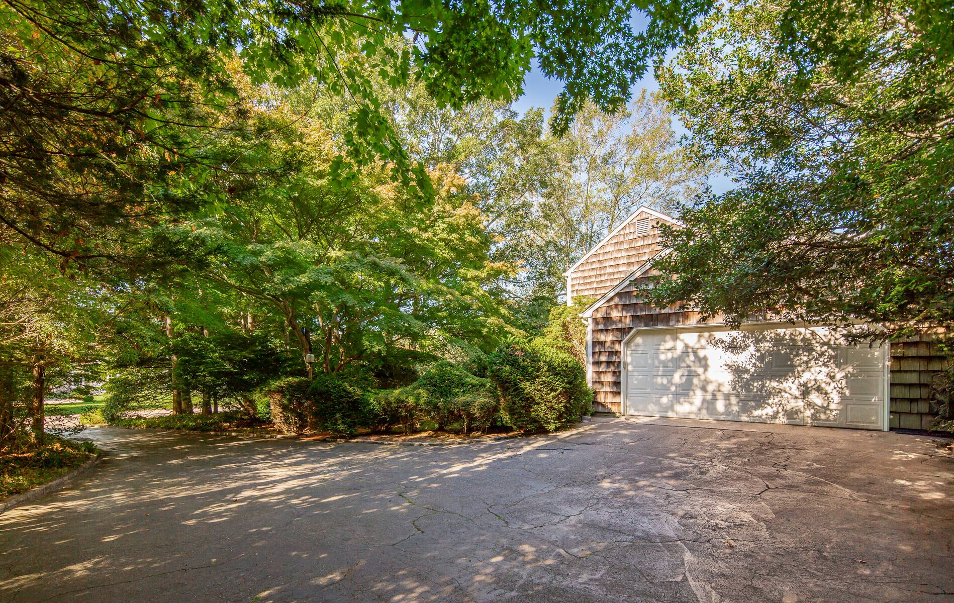  Southampton 4 Bedroom Traditional - Beautifully Landsacaped - 物件實景