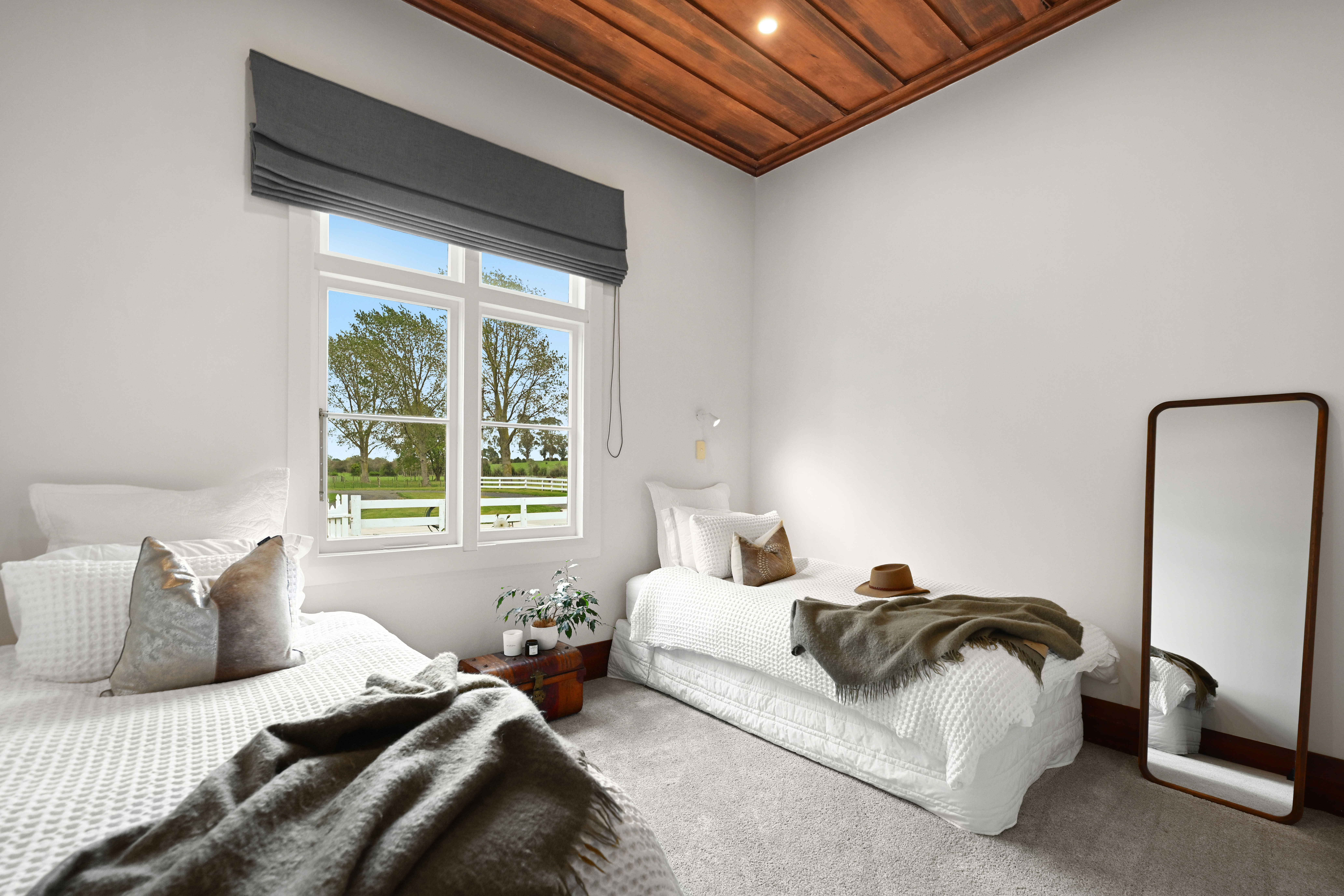  Chic Character with Acreage - 物件實景