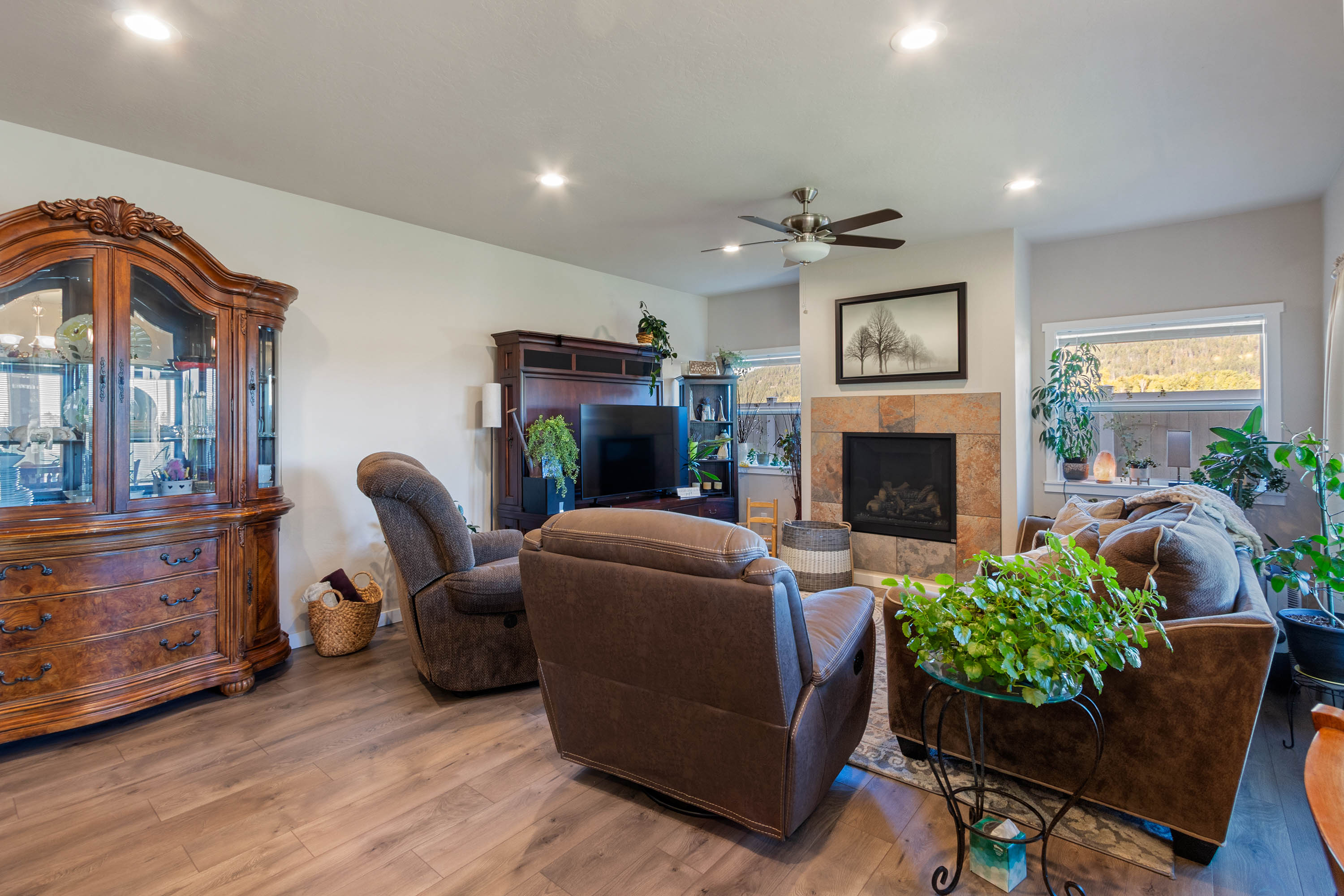 Sandpoint, Idaho, 83864, United States, 3 Bedrooms Bedrooms, ,2 BathroomsBathrooms,Residential,For Sale,2005755