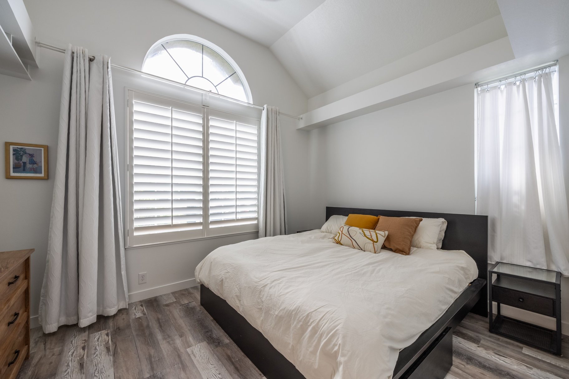 Vaulted Great Room, Cozy Fireplace, Central Location - 物件實景