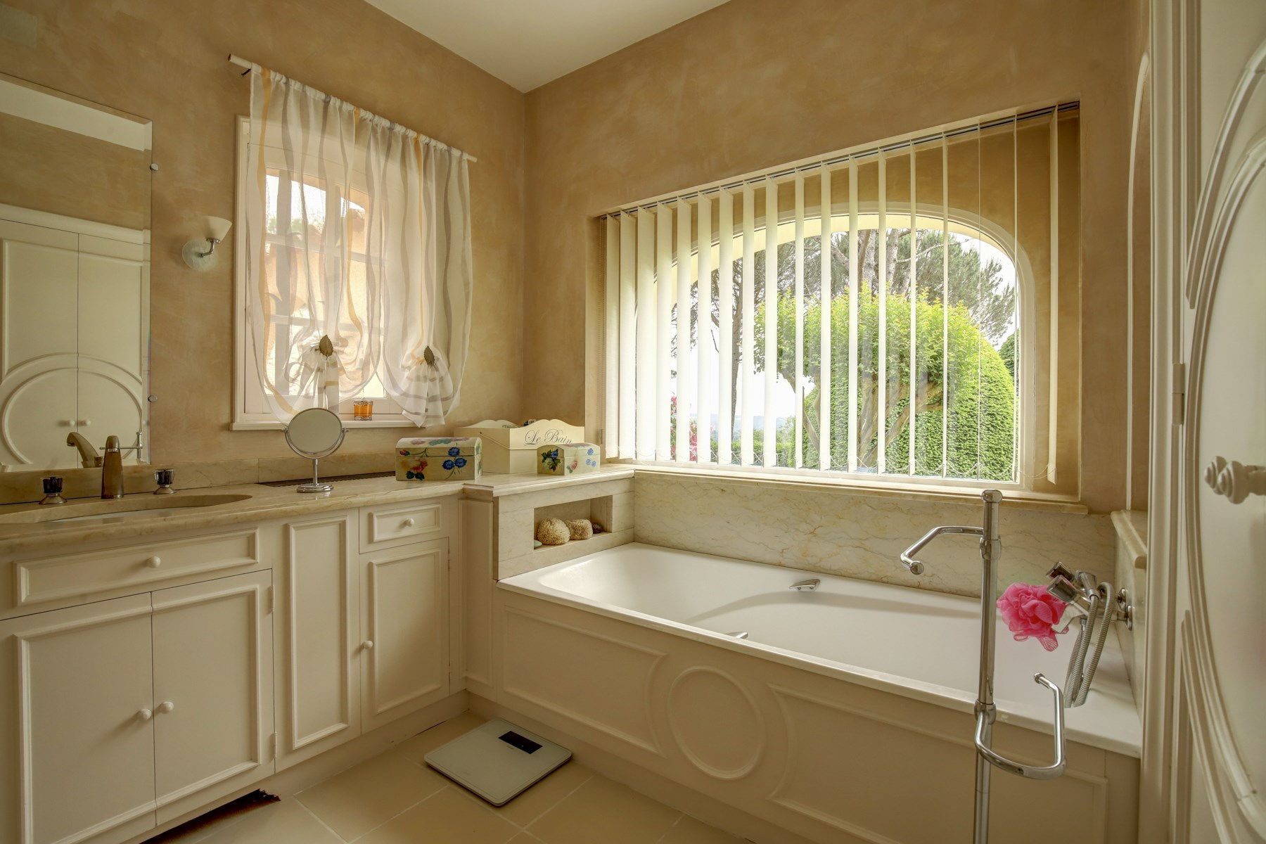  CASTRES: Magnificent family home with over 350 m² of living space - 物件實景