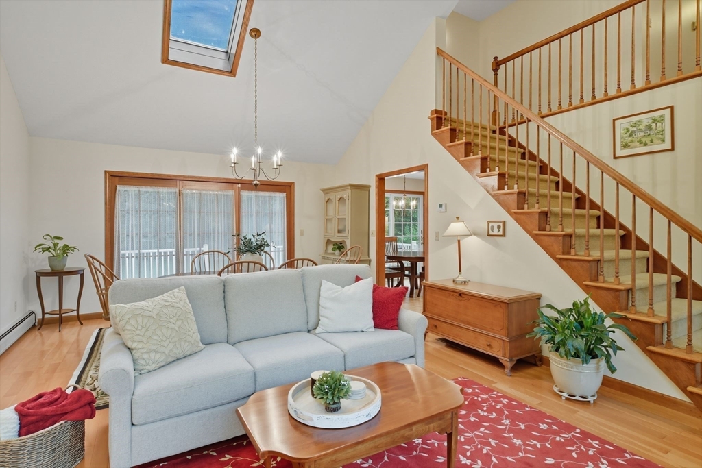 Westfield, Massachusetts, 01085, United States, 3 Bedrooms Bedrooms, ,3 BathroomsBathrooms,Residential,For Sale,1966188