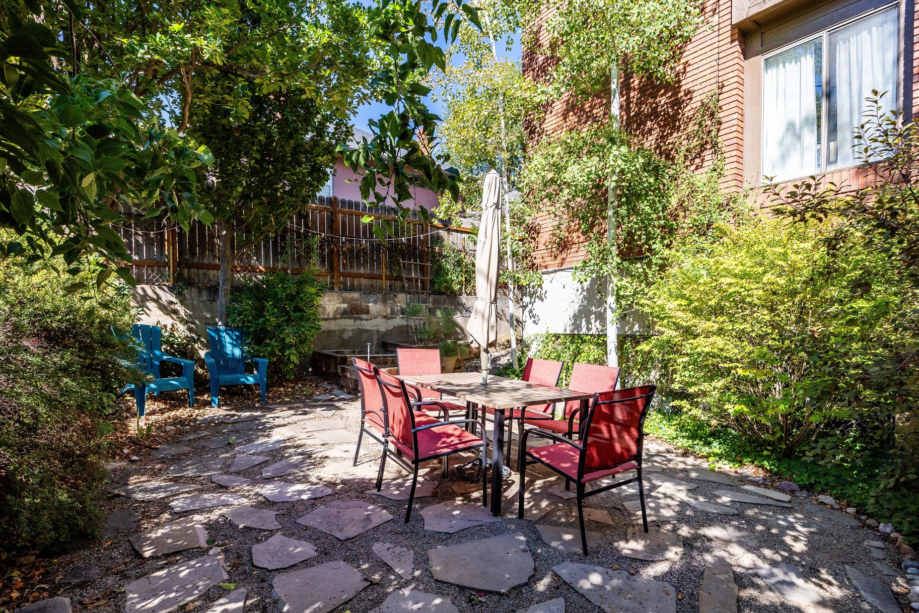  Darling Cozy Avenues Condo in Ideal Location - 物件實景