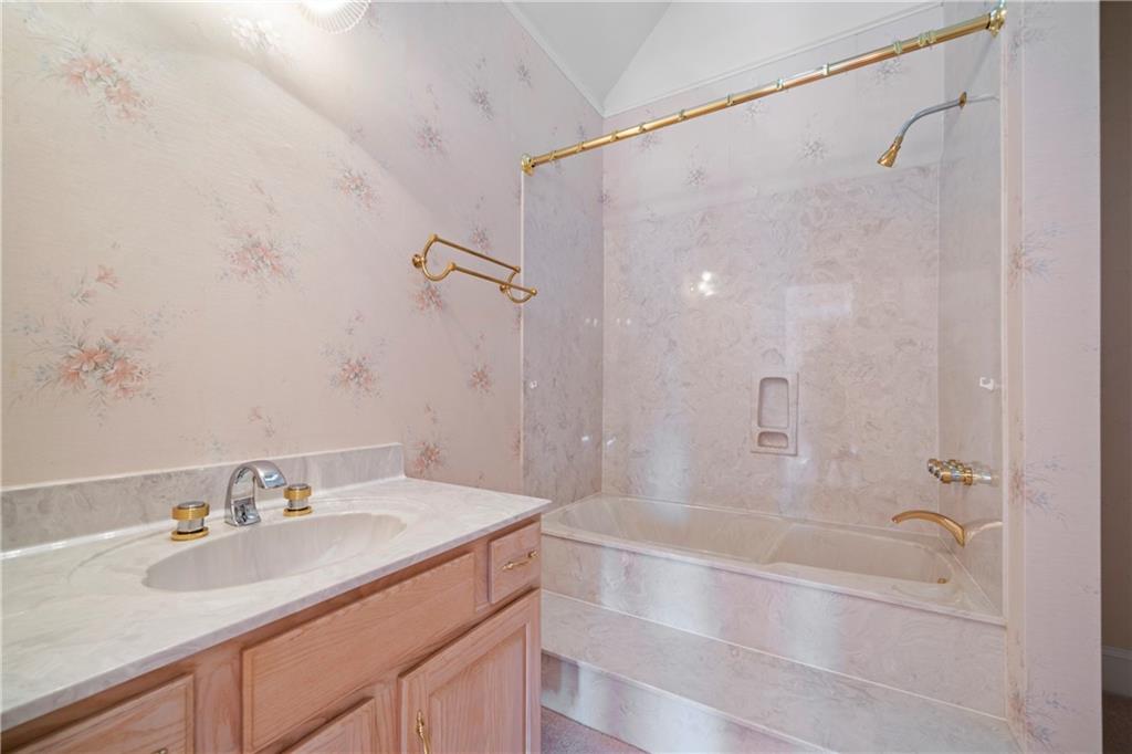 Gainesville, Georgia, 30506, United States, 5 Bedrooms Bedrooms, ,5 BathroomsBathrooms,Residential,For Sale,1996488