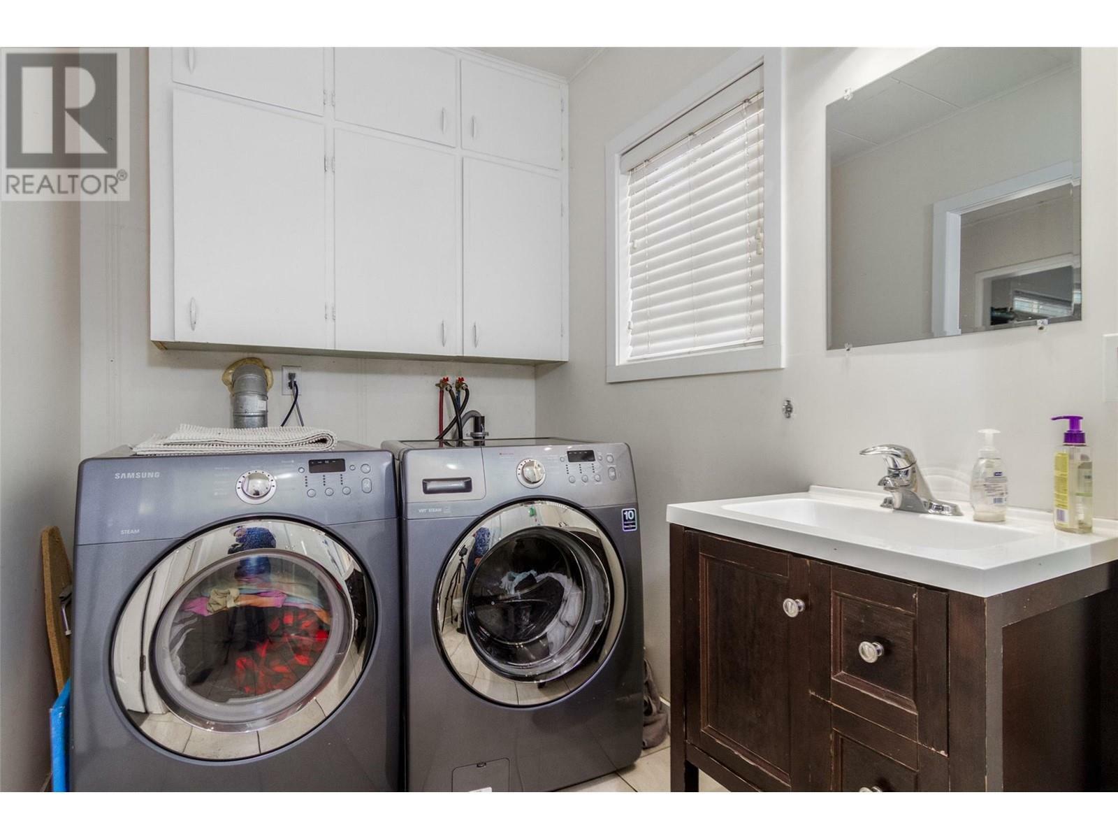 KELOWNA, British Columbia, V1Y 5P7, CA, 3 Bedrooms Bedrooms, ,1 BathroomBathrooms,Residential,For Sale,1837730