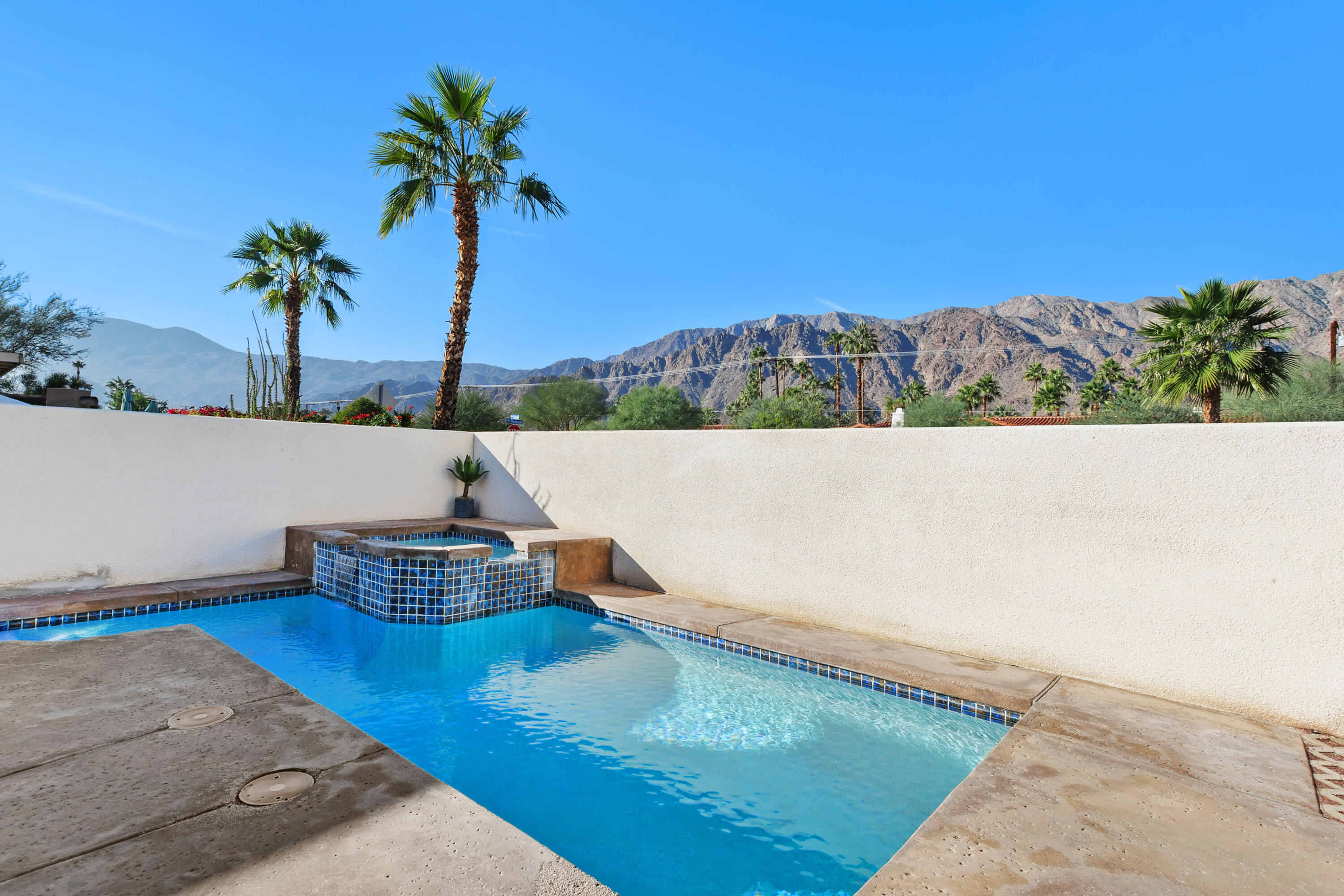 La Quinta, California, 92253, United States, 4 Bedrooms Bedrooms, ,1 BathroomBathrooms,Residential,For Sale,1999091