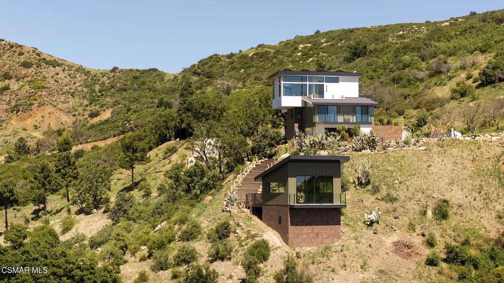 Malibu, California, 90265, United States, 4 Bedrooms Bedrooms, ,3 BathroomsBathrooms,Residential,For Sale,1732105