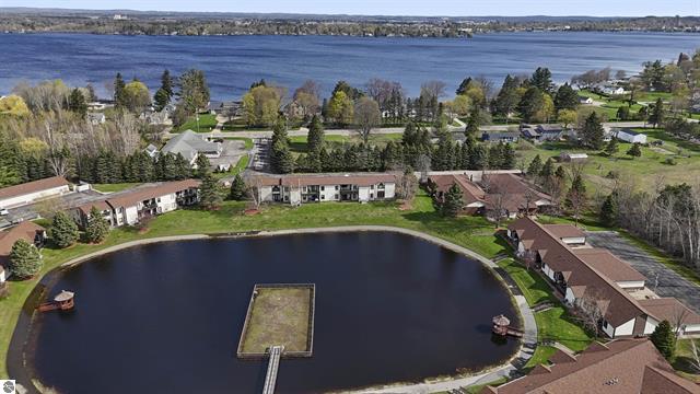 Wildwood Dr, Cadillac, MI 49601