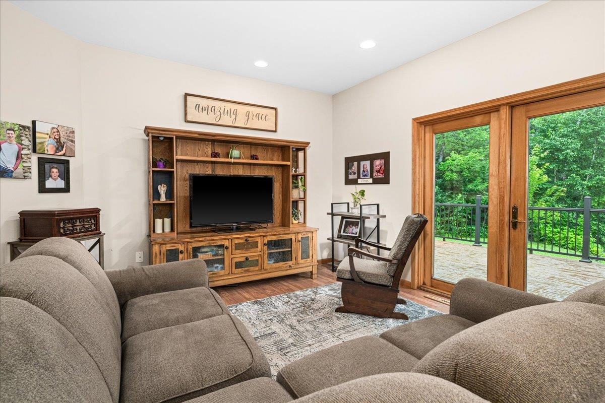 Two Harbors, Minnesota, 55616, United States, 5 Bedrooms Bedrooms, ,2 BathroomsBathrooms,Residential,For Sale,1943377