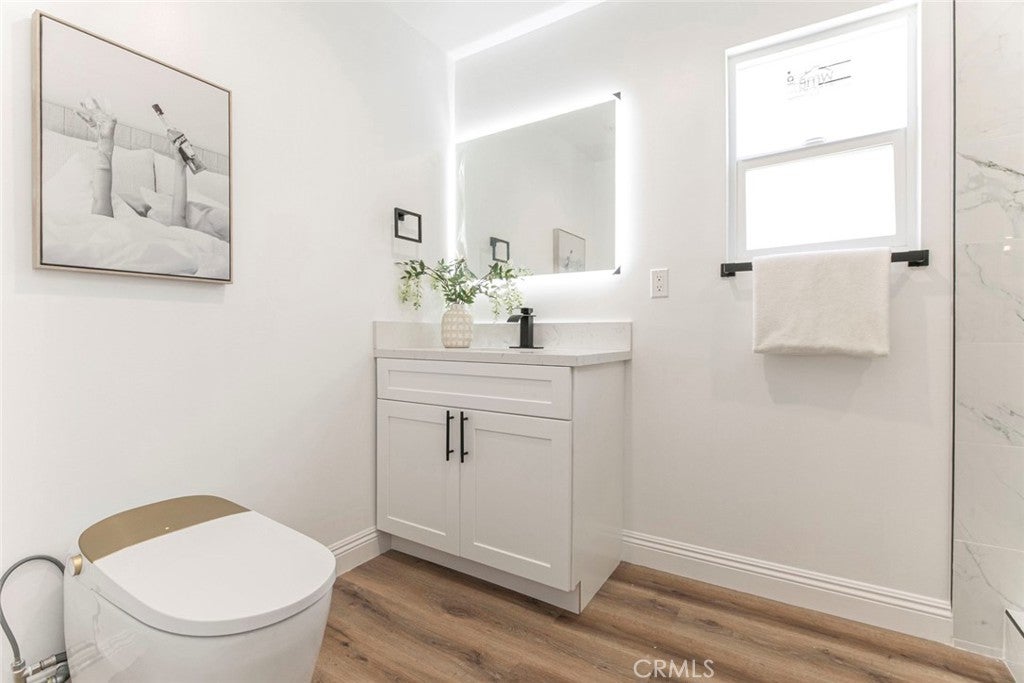 Los Angeles, California, 90066, United States, 3 Bedrooms Bedrooms, ,1 BathroomBathrooms,Residential,For Sale,1938749