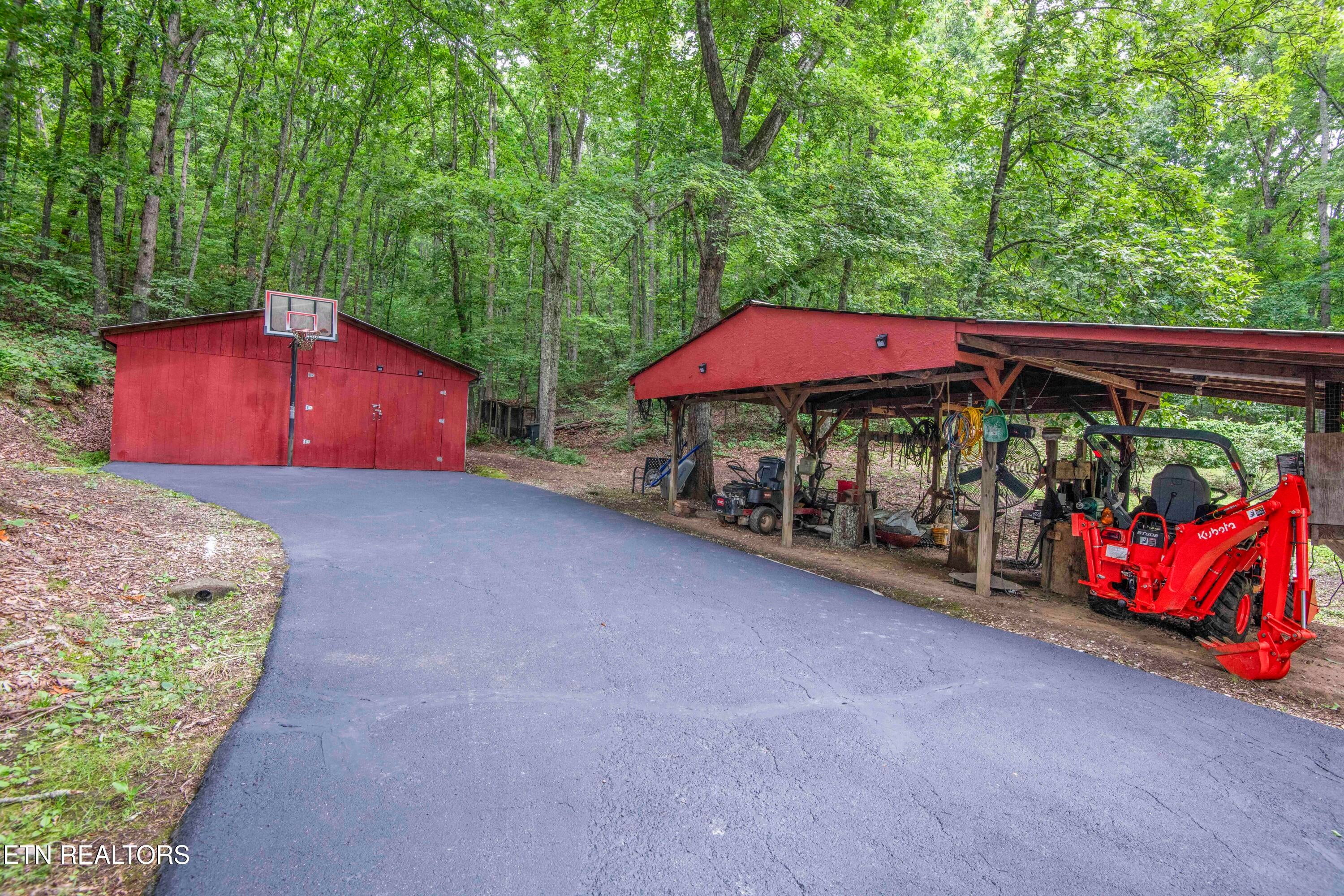Kingston, Tennessee, 37763, United States, 3 Bedrooms Bedrooms, ,2 BathroomsBathrooms,Residential,For Sale,1882292