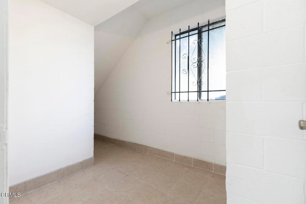 Glendale, California, 91205, United States, 3 Bedrooms Bedrooms, ,2 BathroomsBathrooms,Residential,For Sale,1938623