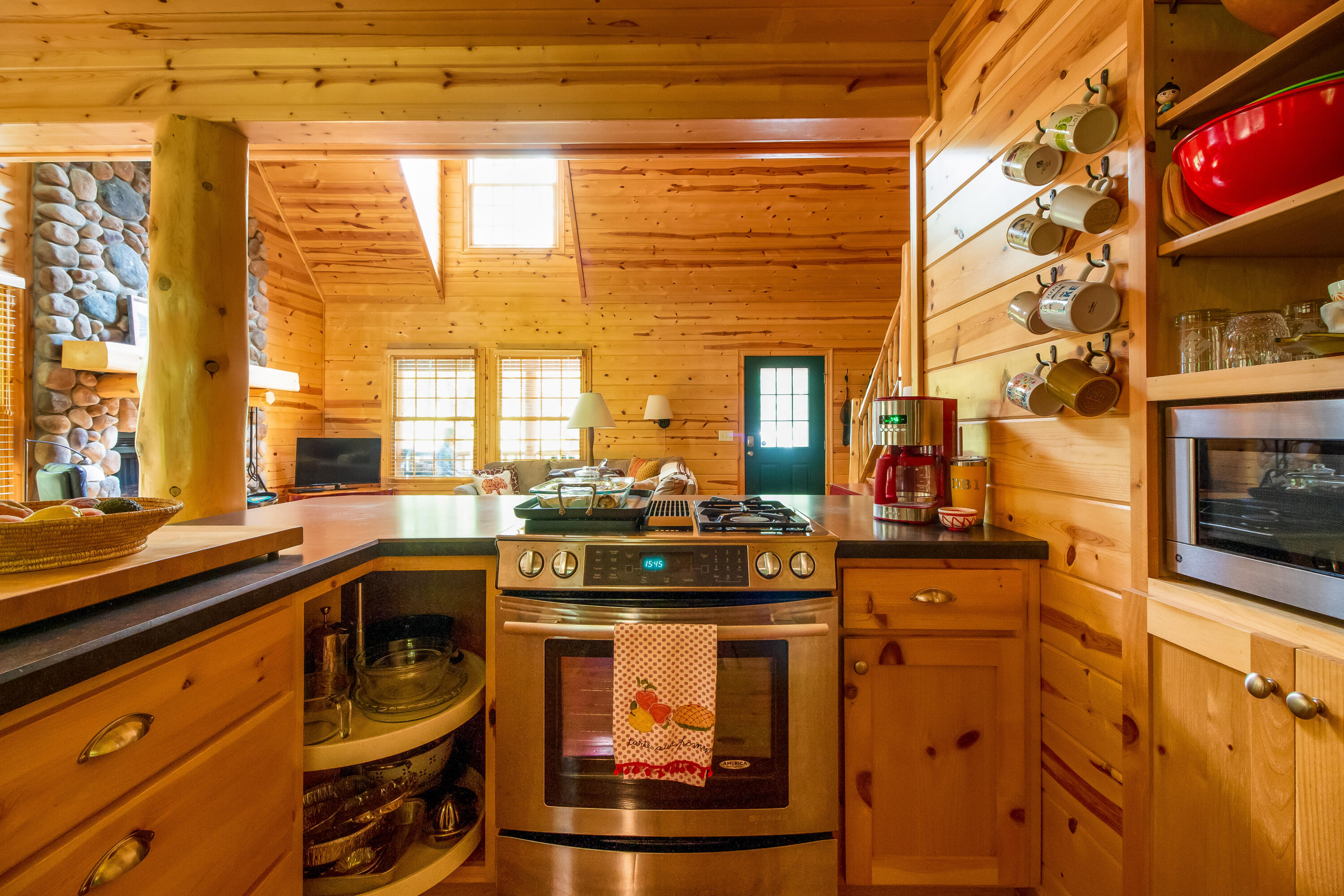 Saugatuck, Michigan, 49453, United States, 3 Bedrooms Bedrooms, ,3 BathroomsBathrooms,Residential,For Sale,1981176