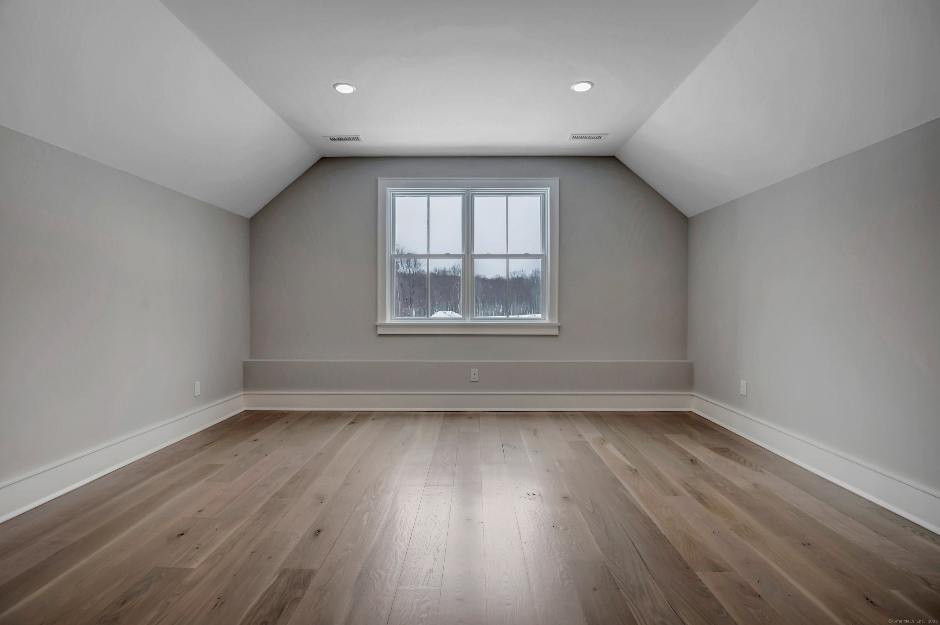Orange, Connecticut, 06477, United States, 4 Bedrooms Bedrooms, ,5 BathroomsBathrooms,Residential,For Sale,1902233
