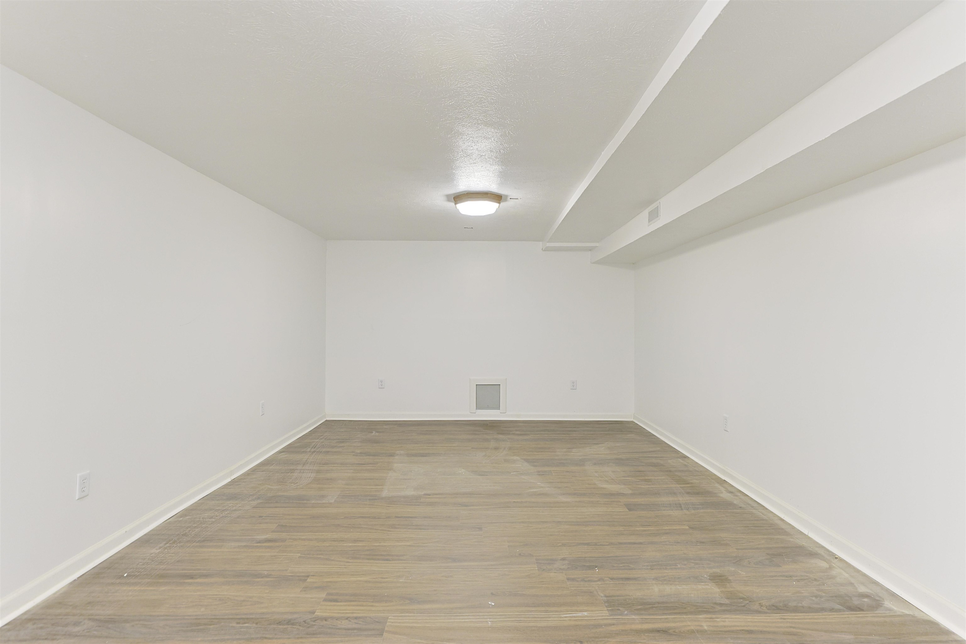 South Bend, Indiana, 46614, United States, 4 Bedrooms Bedrooms, ,4 BathroomsBathrooms,Residential,For Sale,1985327