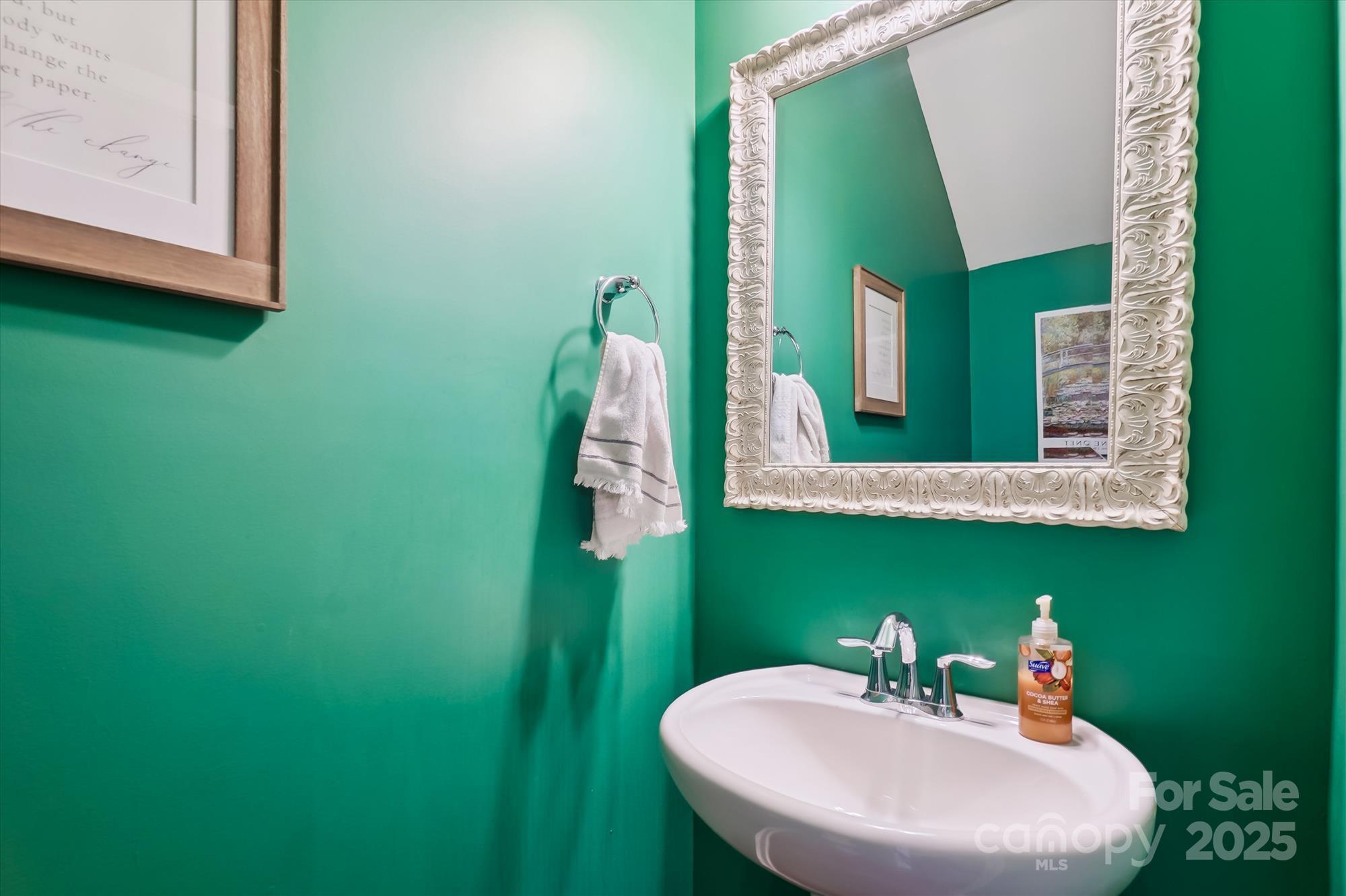 Lancaster, South Carolina, 29720, United States, 5 Bedrooms Bedrooms, ,4 BathroomsBathrooms,Residential,For Sale,1885267