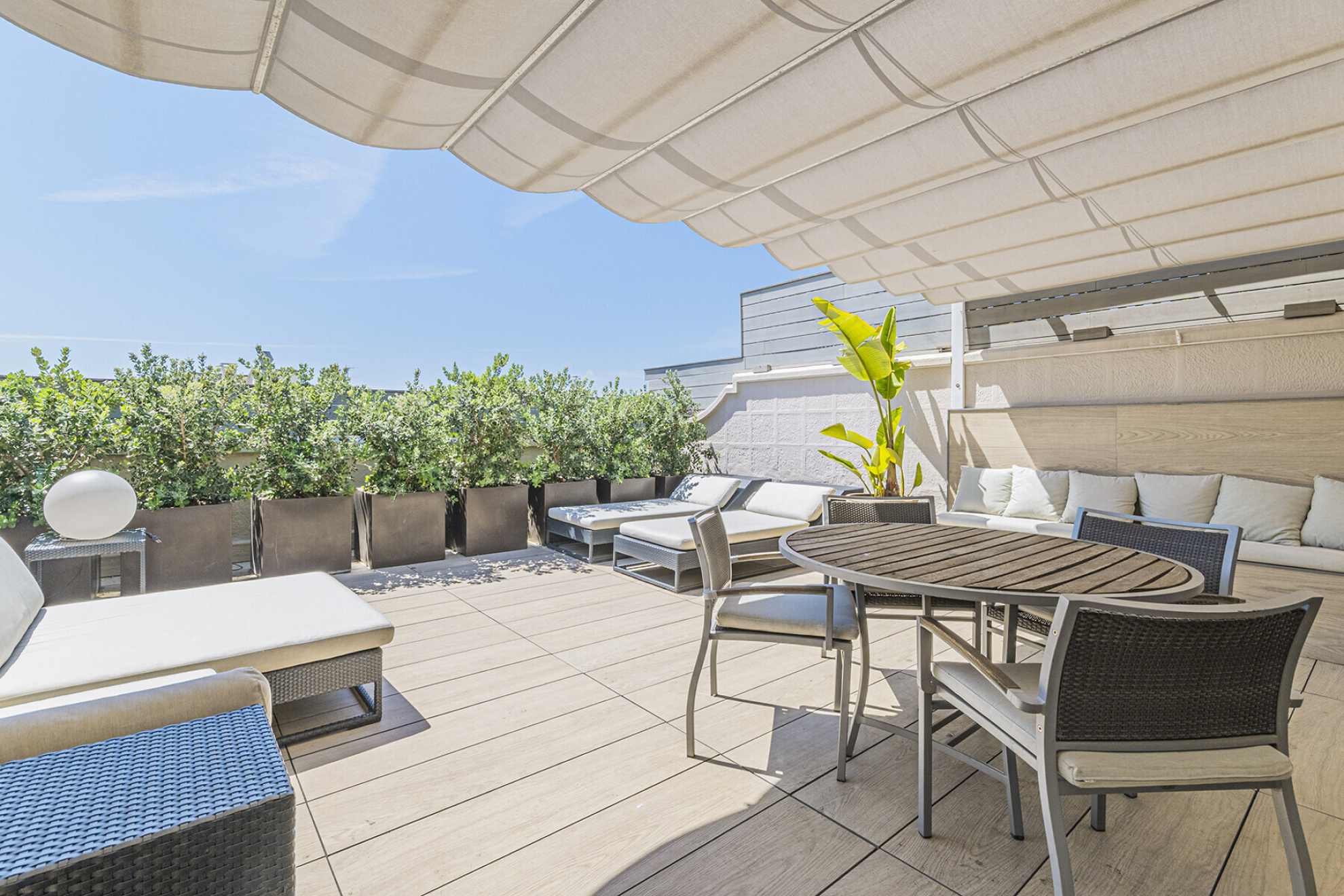  Impressive Duplex Penthouse with 80m2 terraces in the center of Galvany - 物件實景