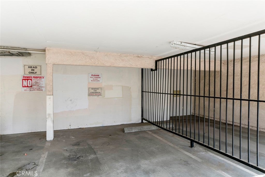 Van Nuys, California, 91411, United States, 2 Bedrooms Bedrooms, ,2 BathroomsBathrooms,Residential,For Sale,1954543