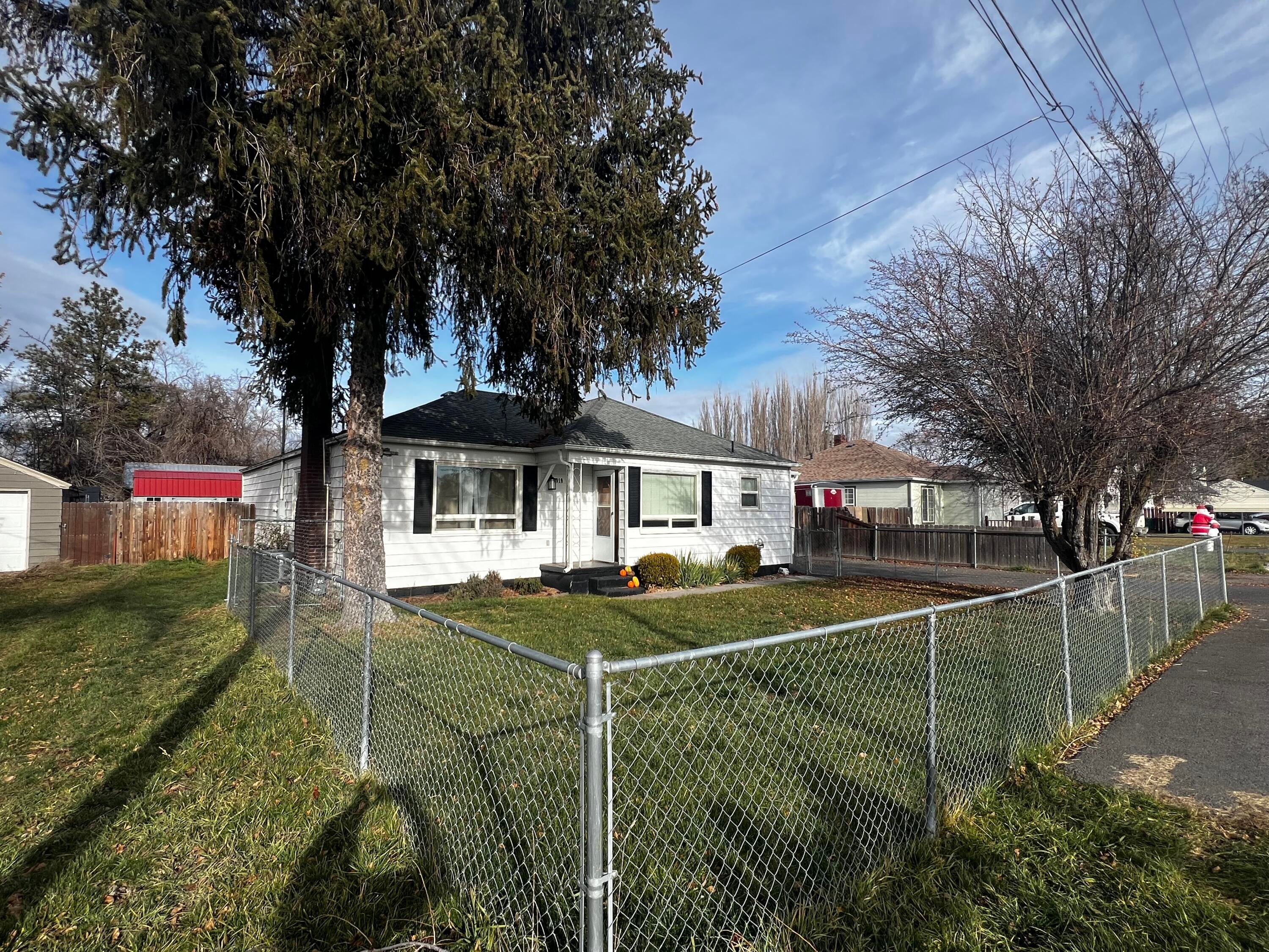 Bristol Ave, Klamath Falls, OR 97603