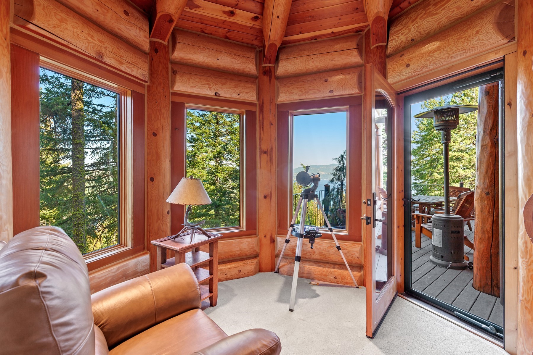  Log Estate overlooking Lake Coeur d