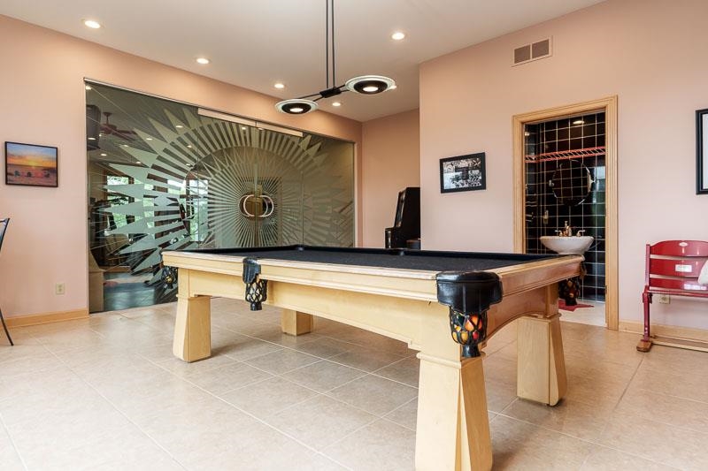 Machesney Park, Illinois, 61115, United States, 4 Bedrooms Bedrooms, ,5 BathroomsBathrooms,Residential,For Sale,2049063
