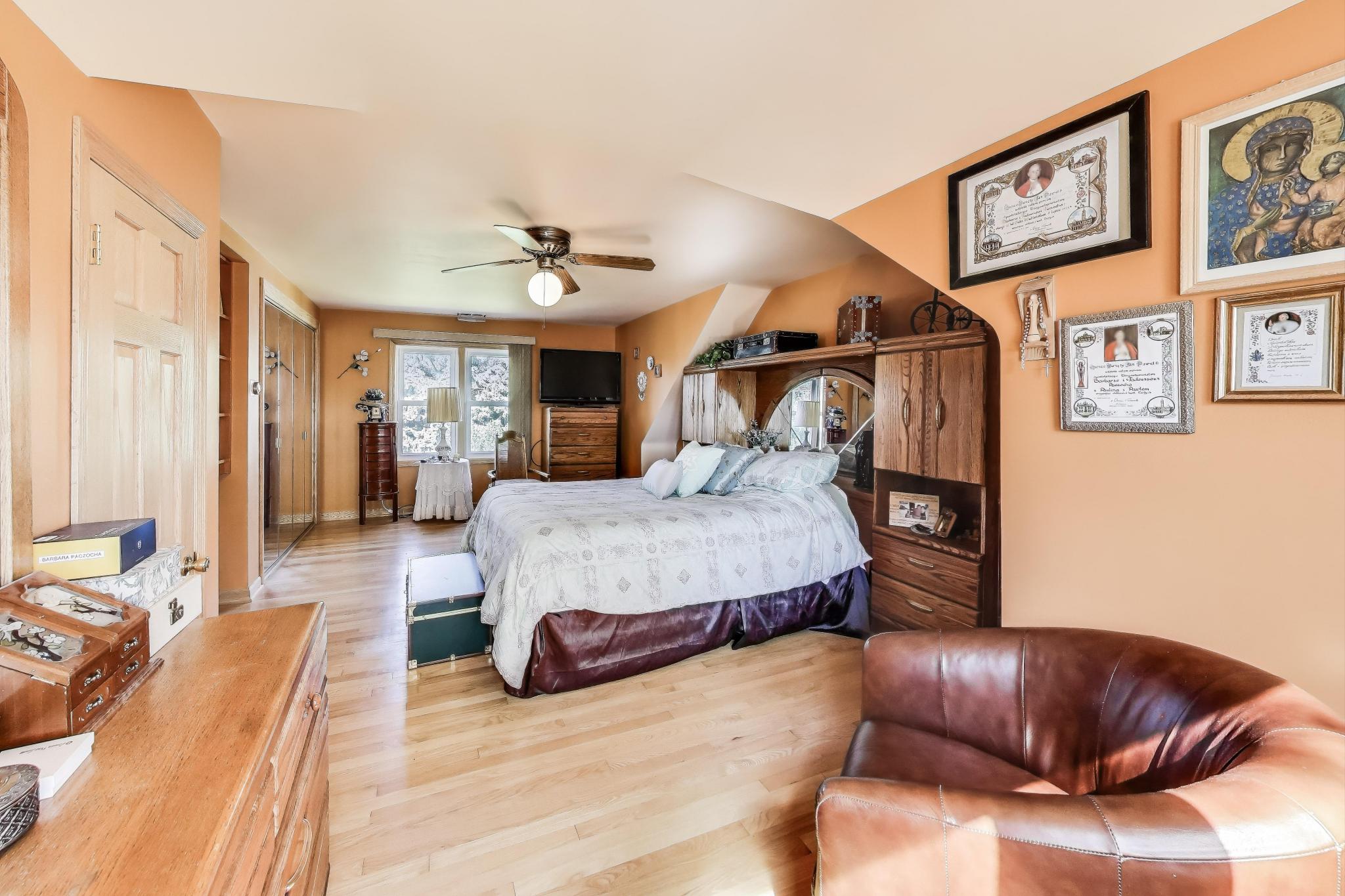 Harwood Heights, Illinois, 60706, United States, 2 Bedrooms Bedrooms, ,Residential,For Sale,1928738