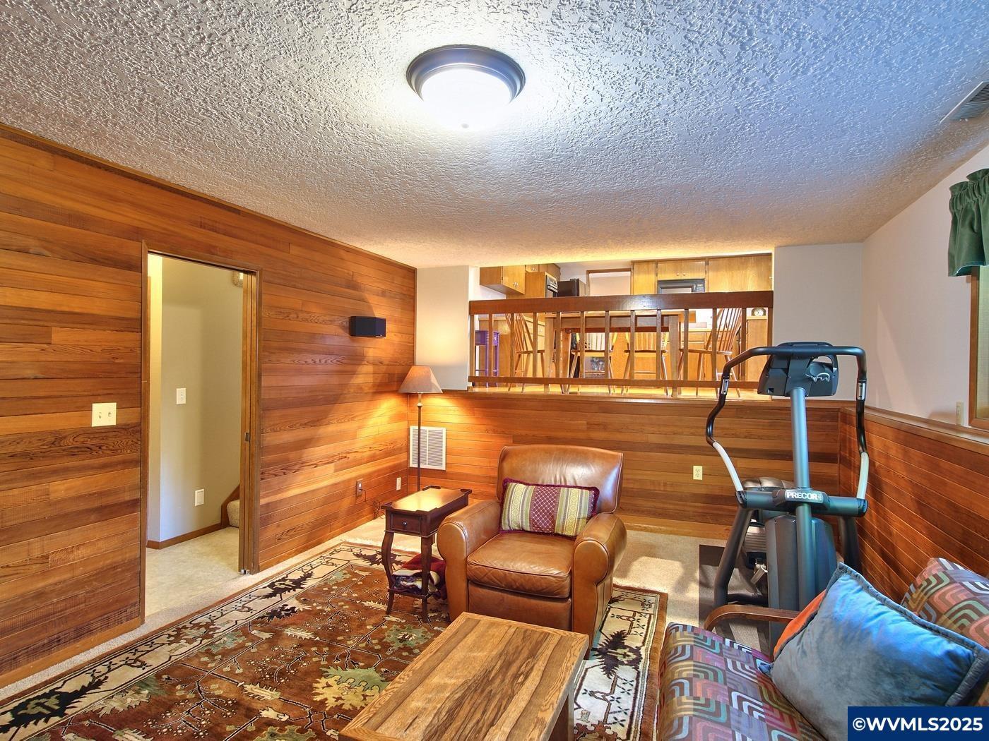 Portland, Oregon, 97229, United States, 4 Bedrooms Bedrooms, ,3 BathroomsBathrooms,Residential,For Sale,1958422