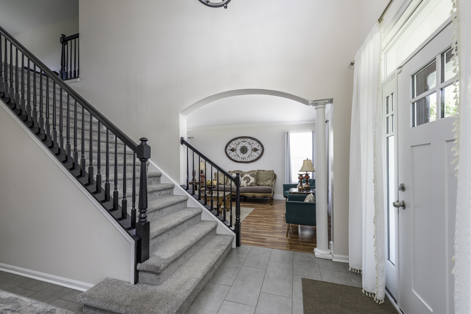 Lindenhurst, Illinois, 60046, United States, 5 Bedrooms Bedrooms, ,3 BathroomsBathrooms,Residential,For Sale,1971263