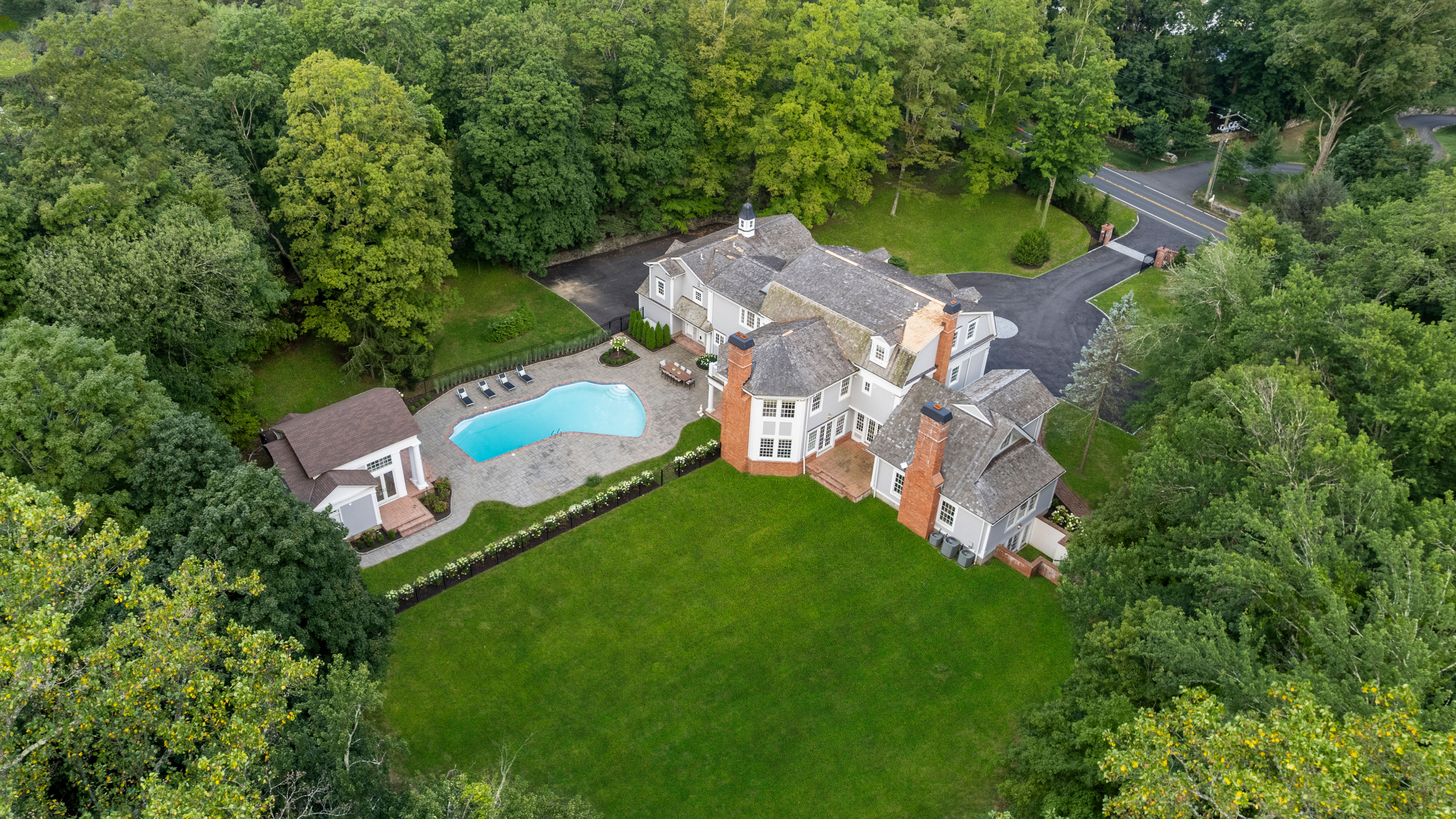 1421 Oenoke Ridge